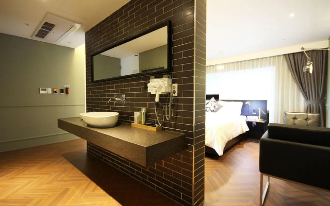 Bed in Ulsan Samsan Pandora Hotel