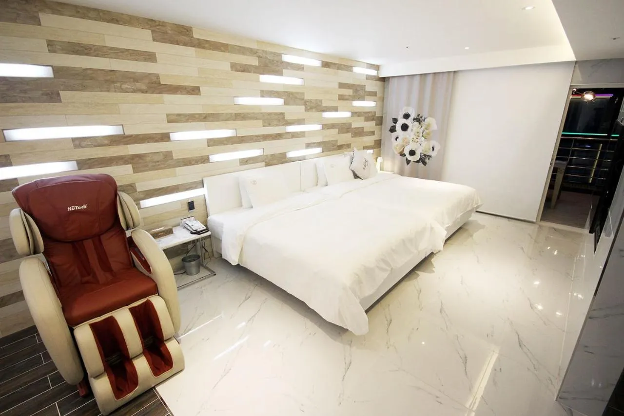 Bed in Ulsan Samsan Pandora Hotel