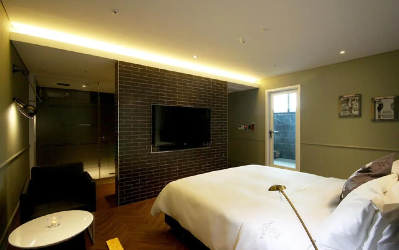 Bed in Ulsan Samsan Pandora Hotel