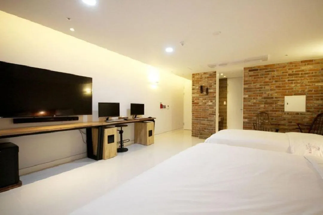 TV and multimedia, Bed in Ulsan Samsan Pandora Hotel