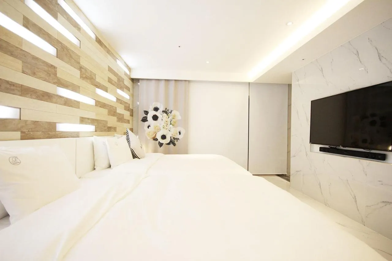 Bed in Ulsan Samsan Pandora Hotel