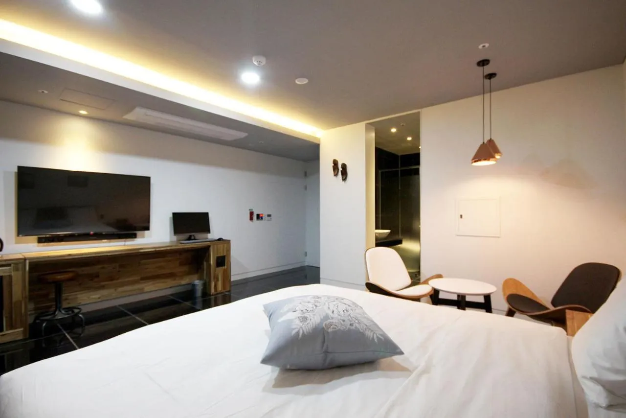 Bed in Ulsan Samsan Pandora Hotel