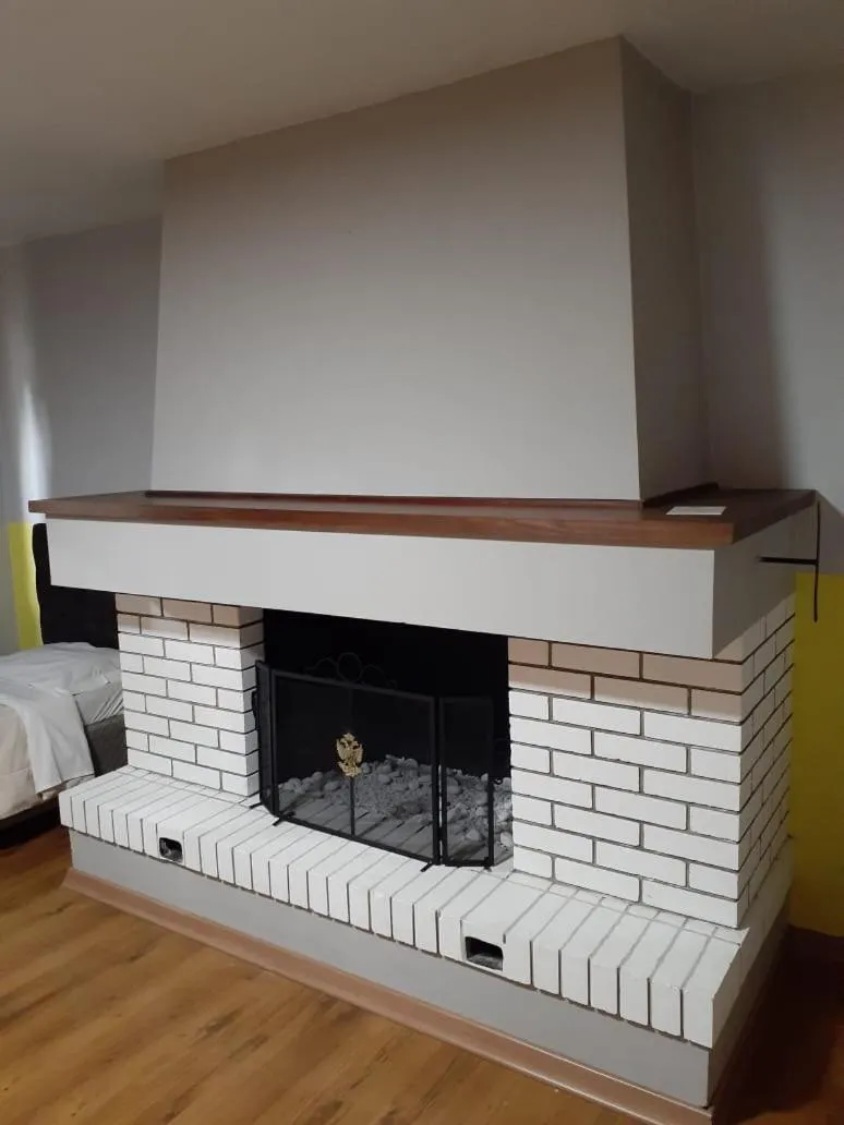 flat iron in Pousada Vista do Lago - HOSTEL