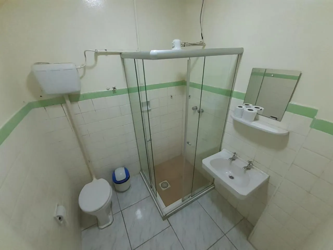 Bathroom in Pousada Vista do Lago - HOSTEL