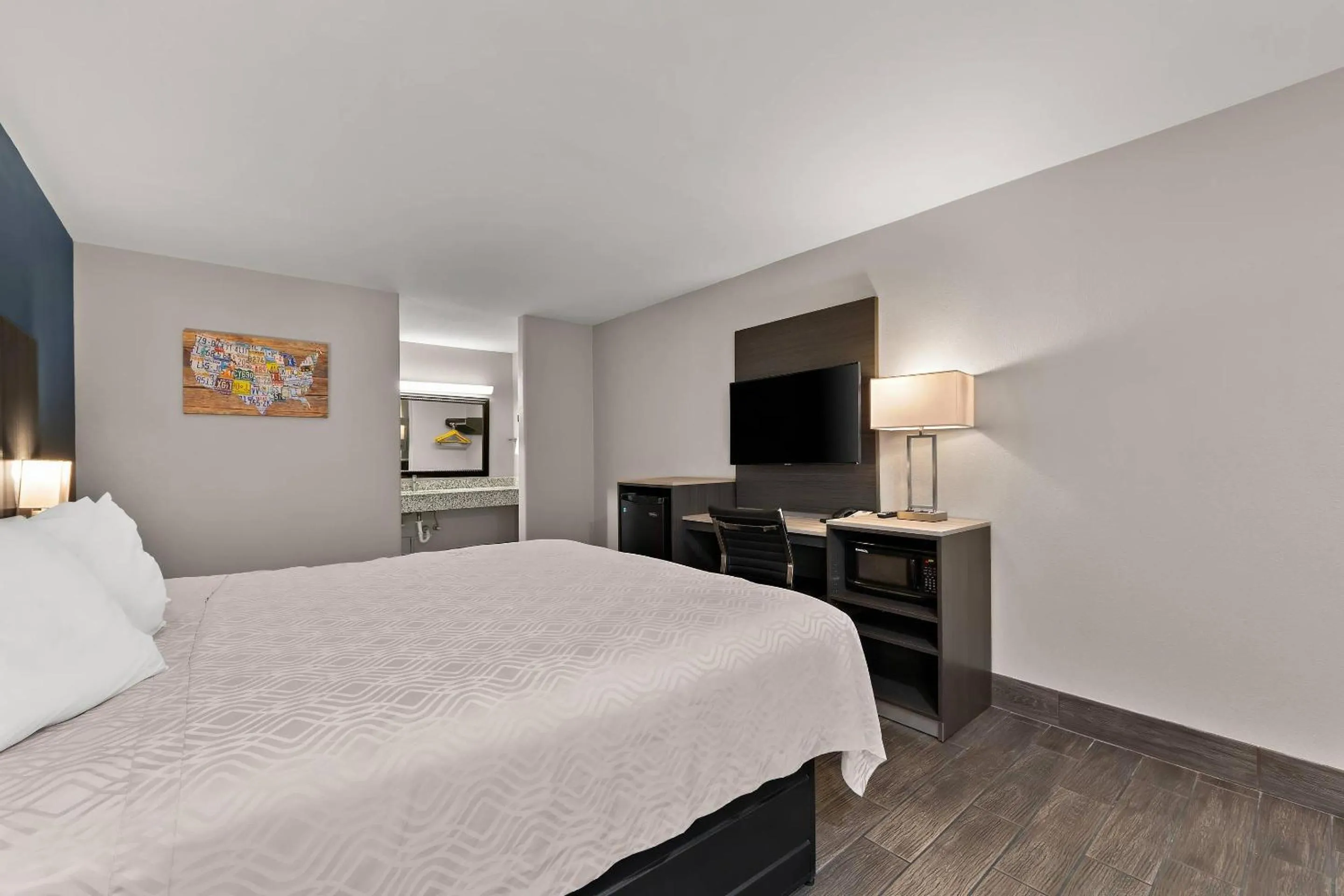 Bedroom, Bed in Econo Lodge Inn & Suites Laredo - Nuevo Laredo