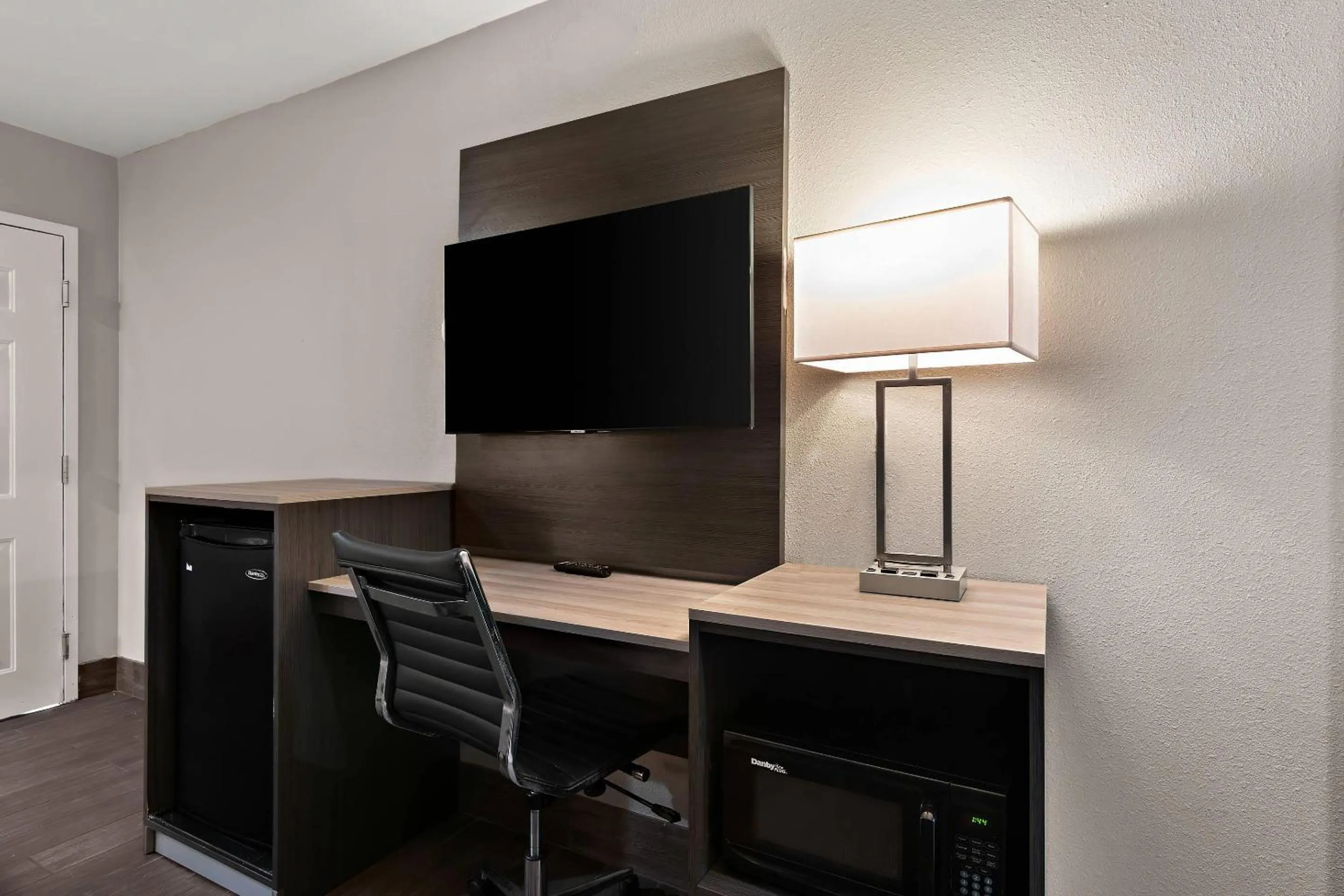 Bedroom in Econo Lodge Inn & Suites Laredo - Nuevo Laredo