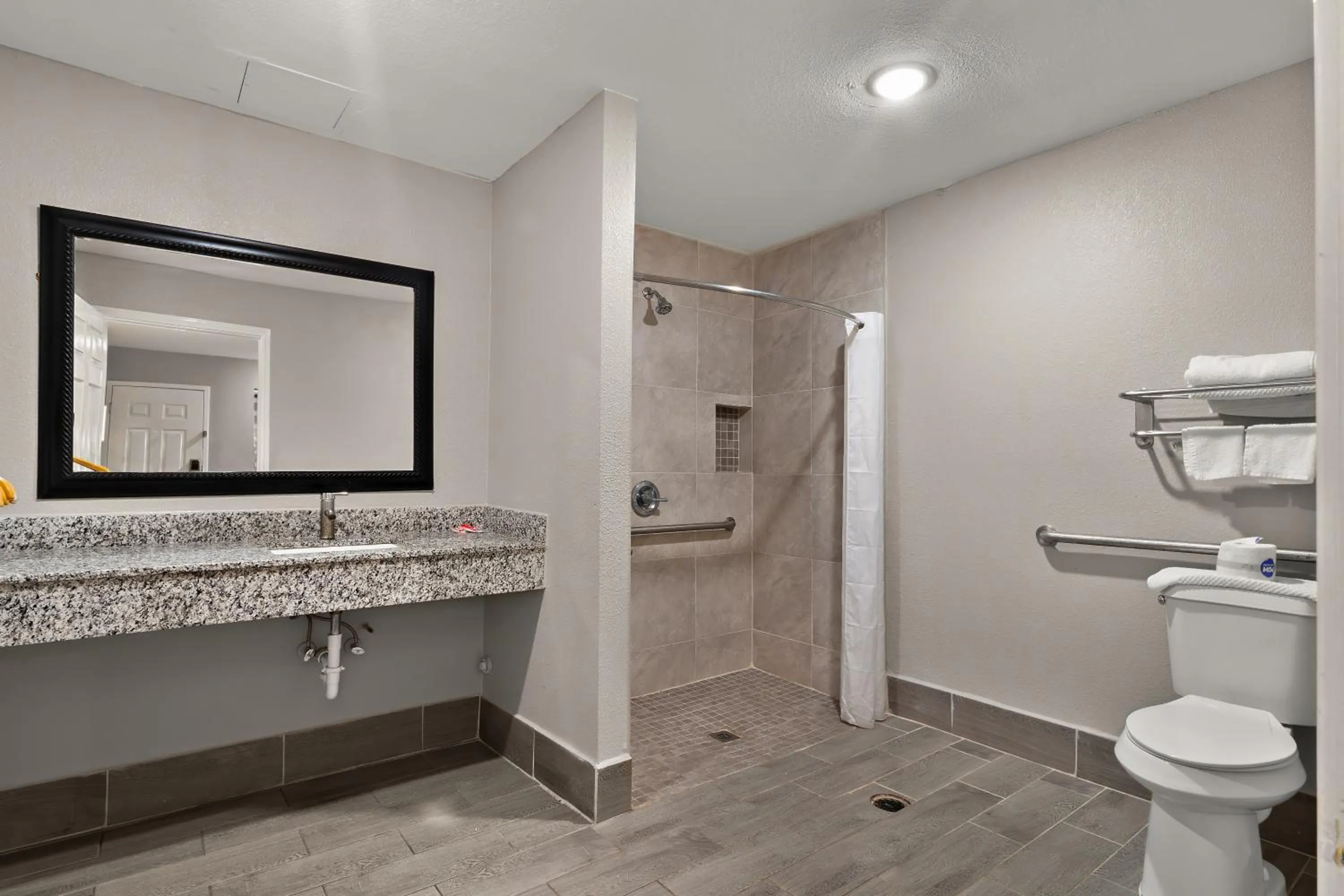 Econo Lodge Inn & Suites Laredo - Nuevo Laredo