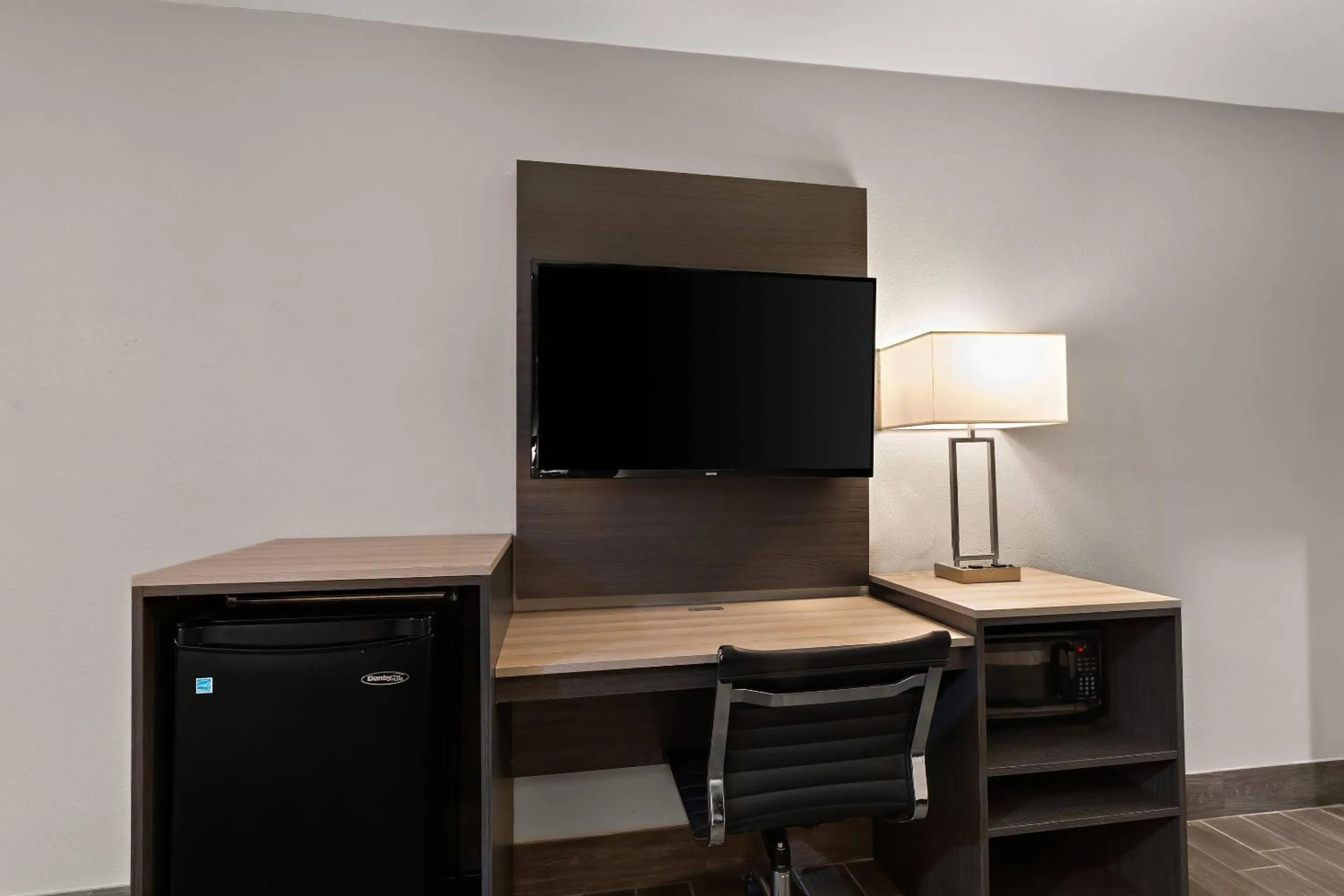 Bedroom in Econo Lodge Inn & Suites Laredo - Nuevo Laredo