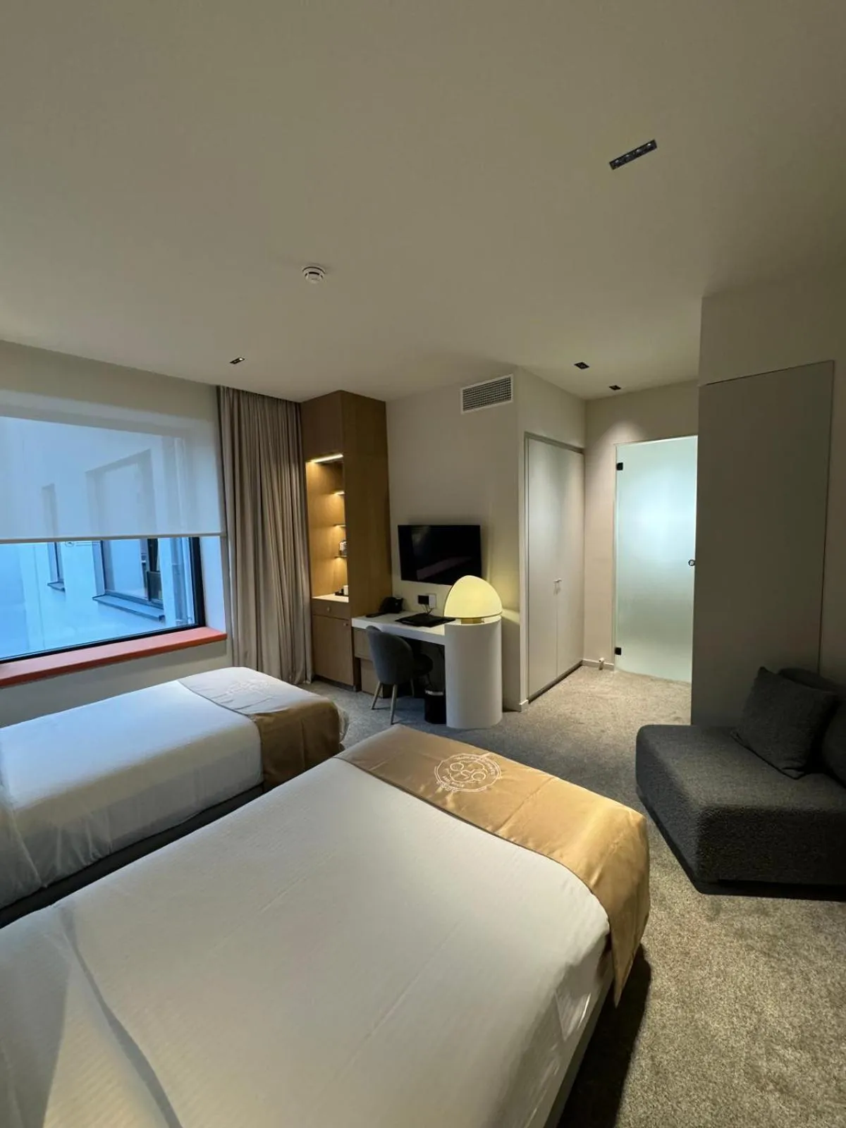 Photo of the whole room, Bed in OPO Hotel