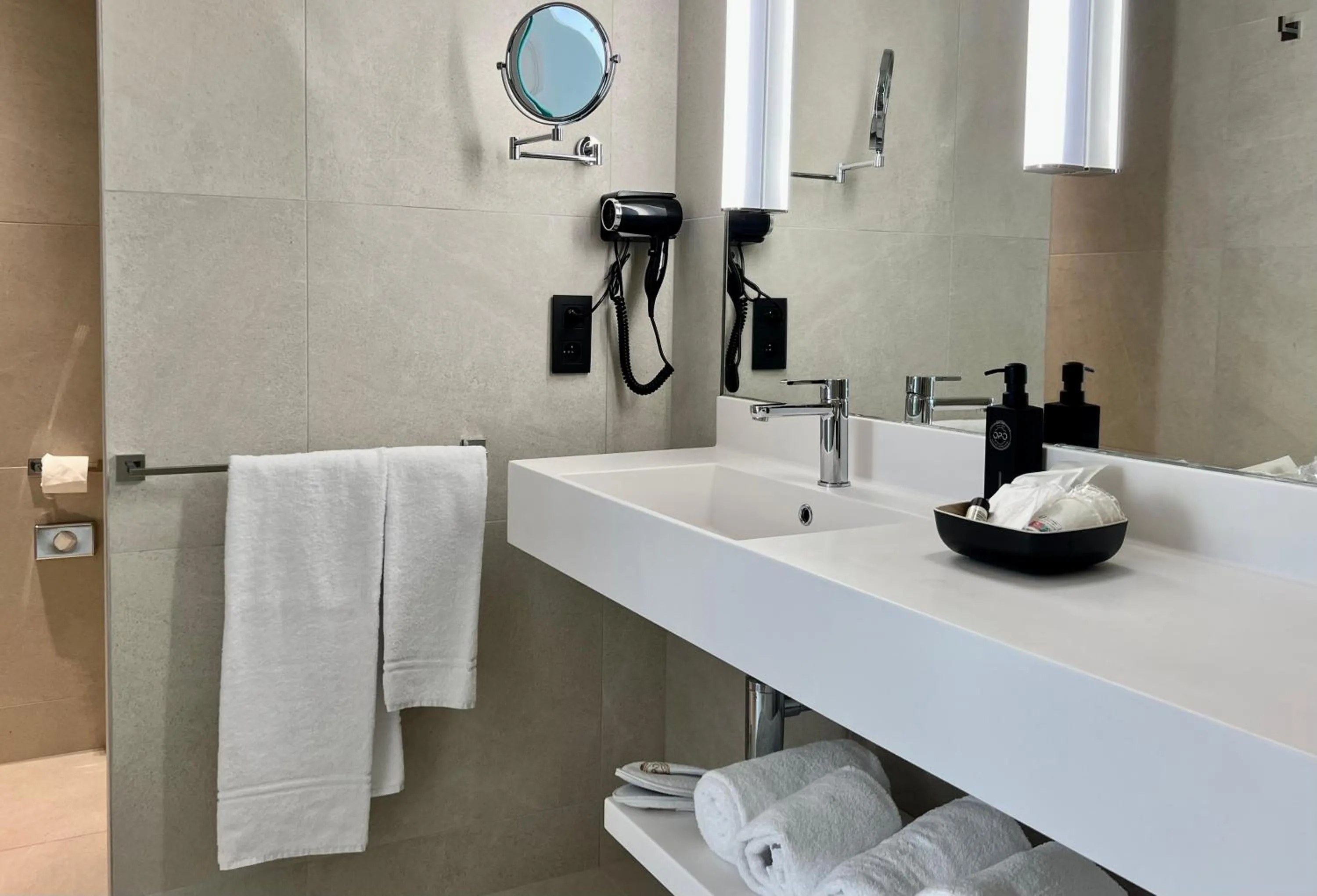 Bathroom in OPO Hotel