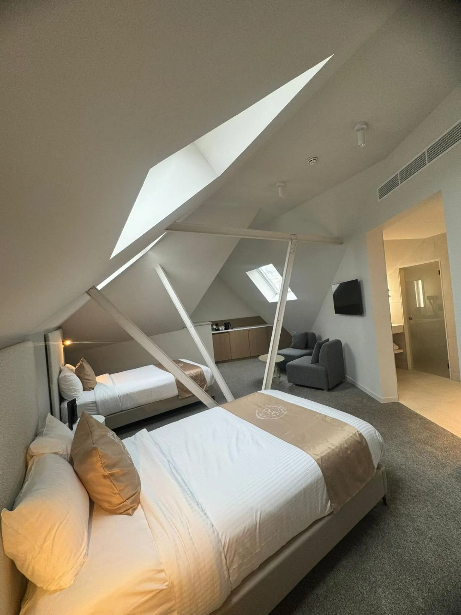 Photo of the whole room, Bed in OPO Hotel