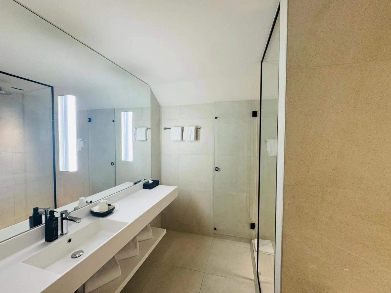 Bathroom in OPO Hotel