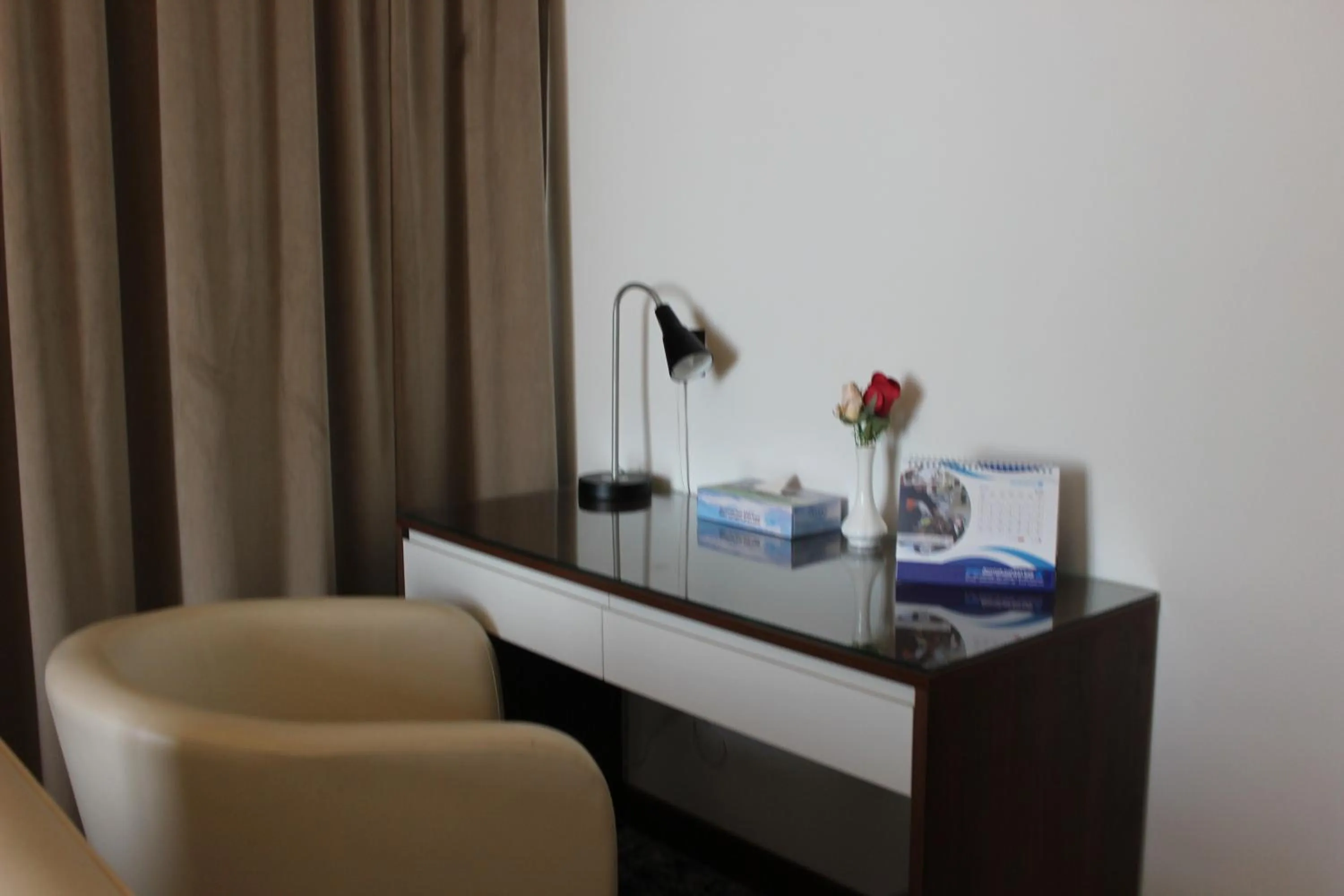 Dolphin Continental Hotel