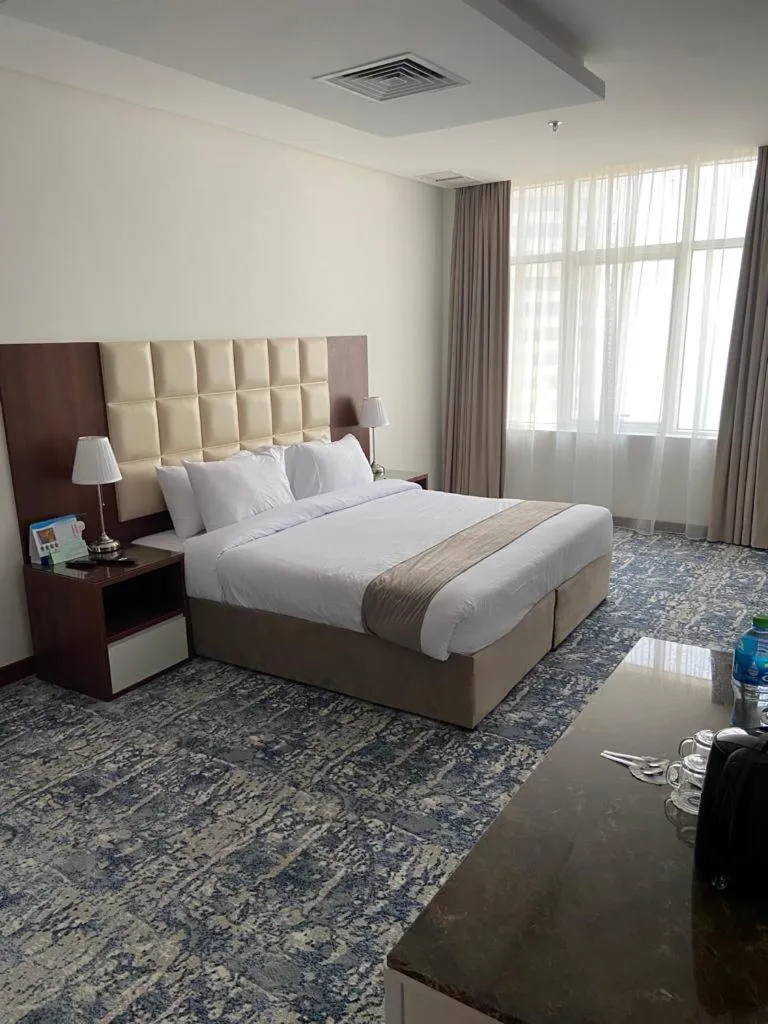 Bedroom, Bed in Dolphin Continental Hotel