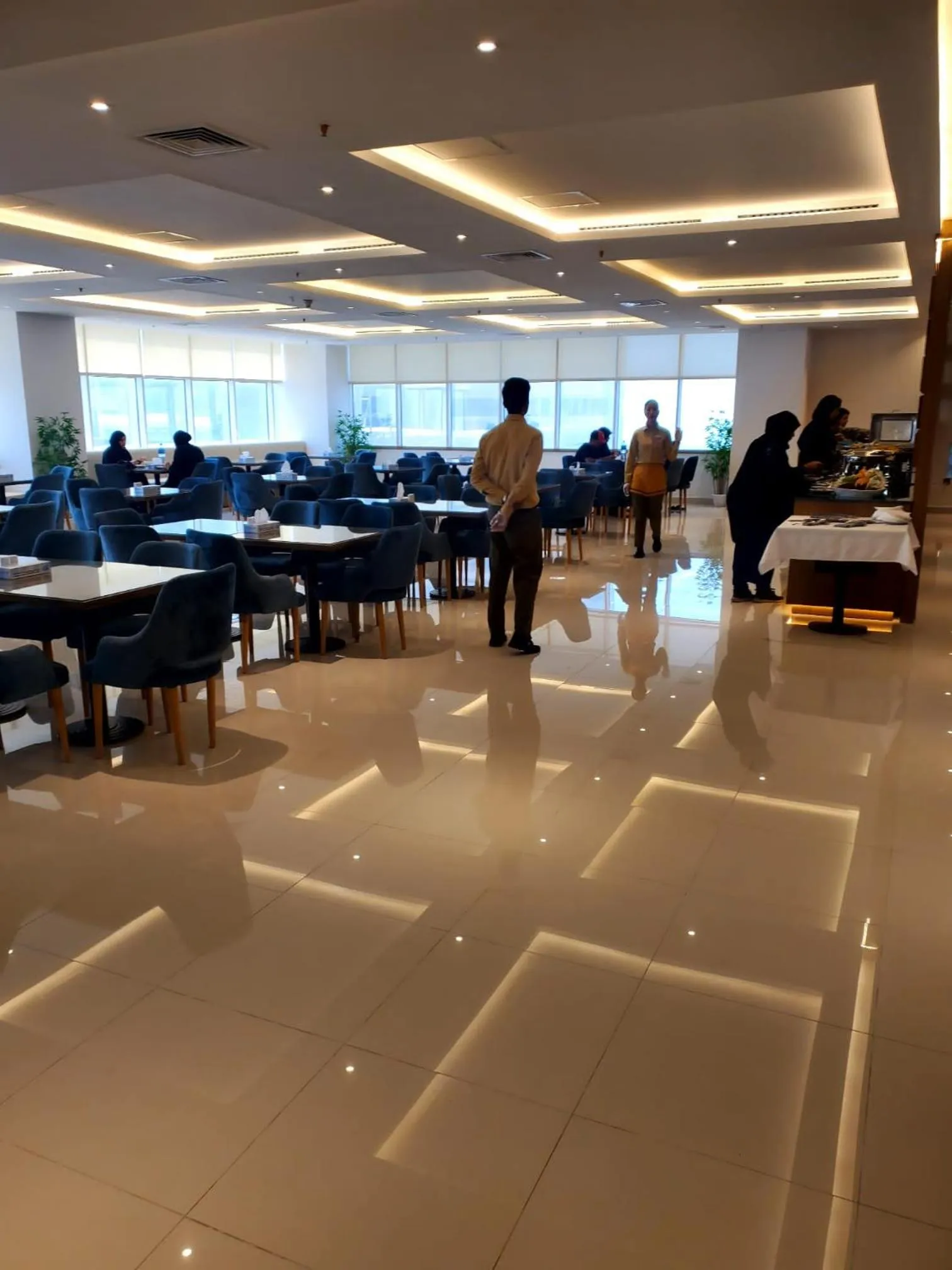 Restaurant/places to eat in Dolphin Continental Hotel