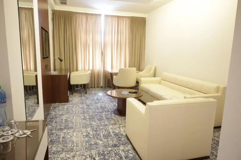 Superior Suite with Sea View in Dolphin Continental Hotel Superior Suite with Sea View in Dolphin Continental Hotel