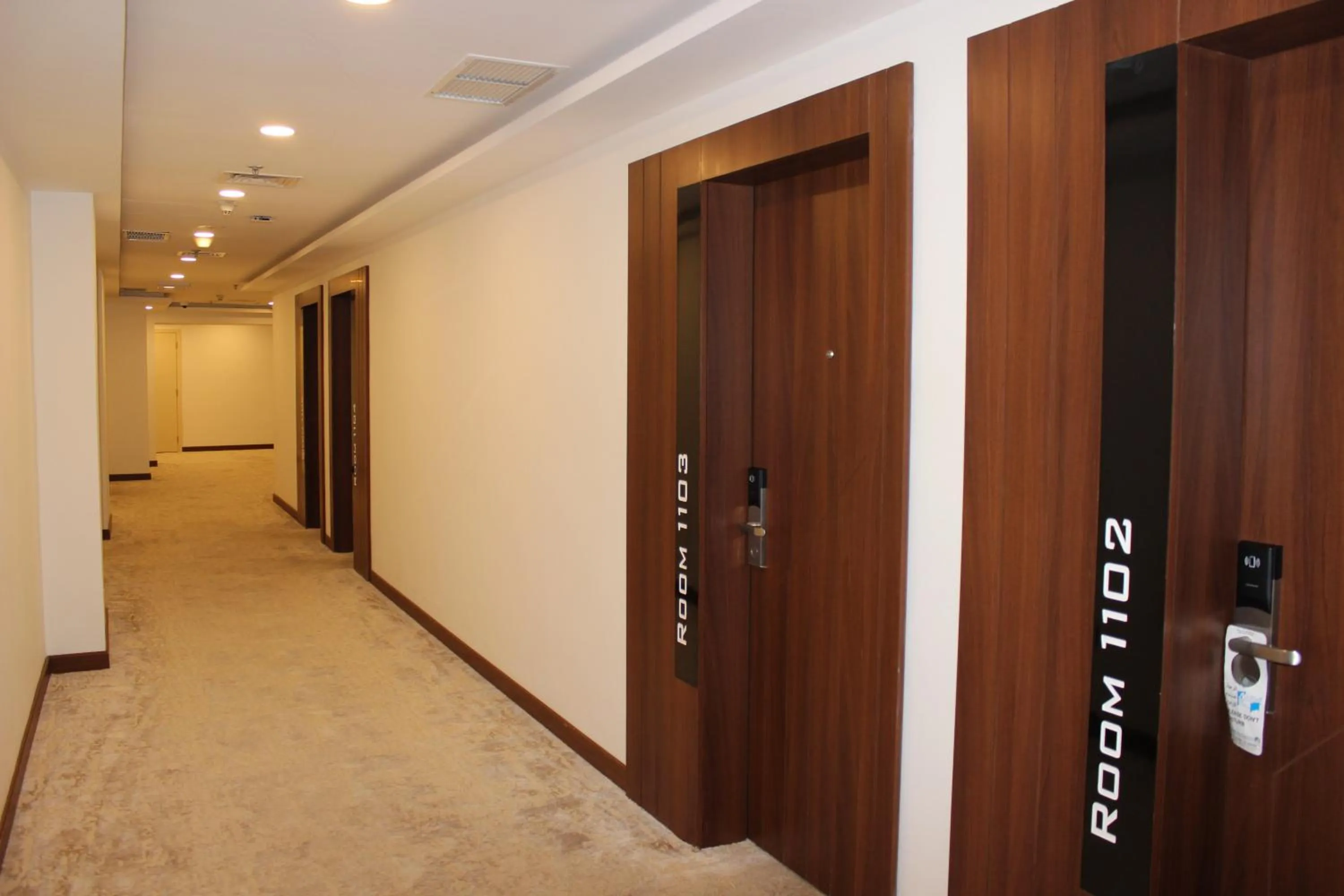 Dolphin Continental Hotel