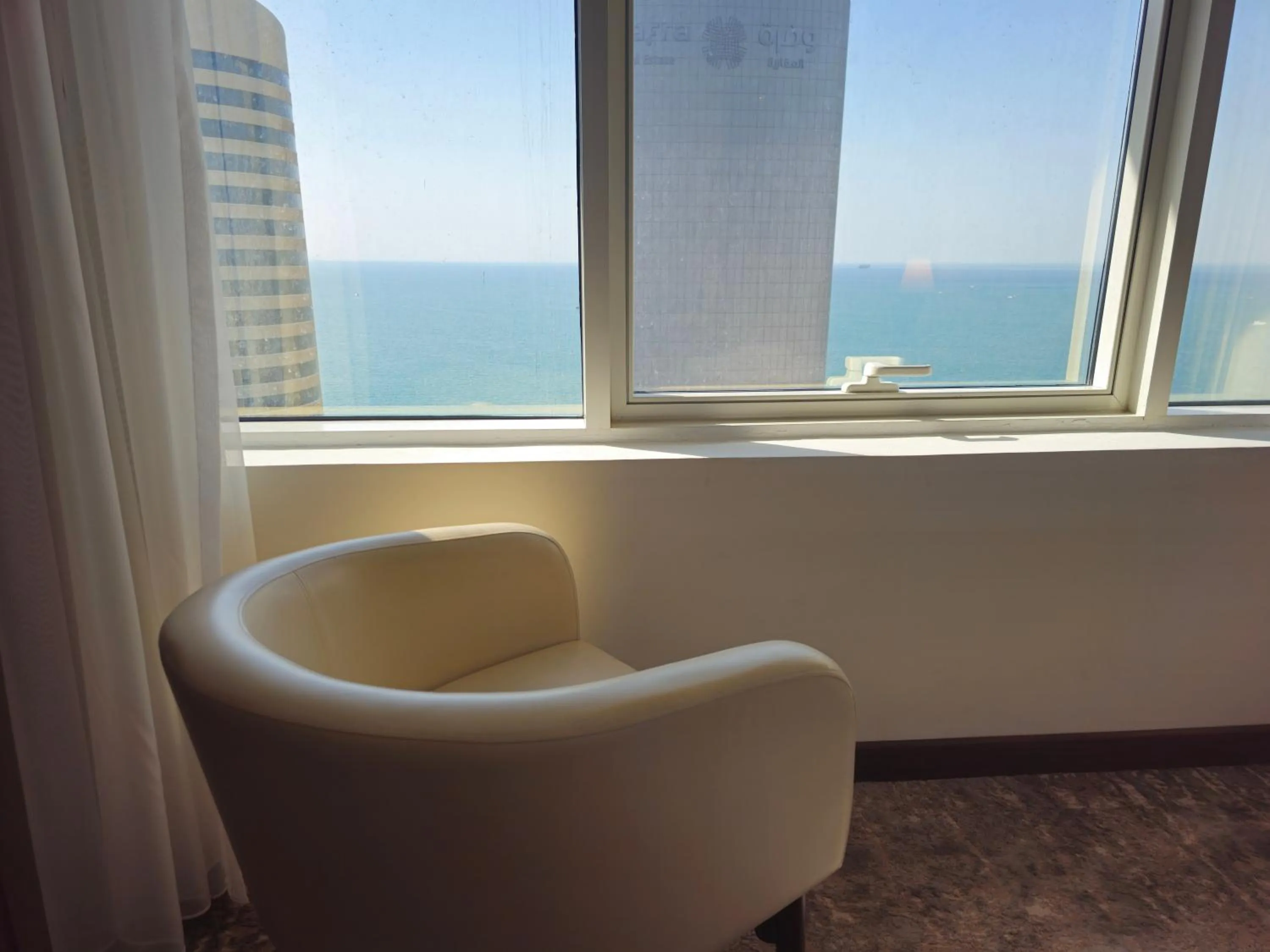 Dolphin Continental Hotel