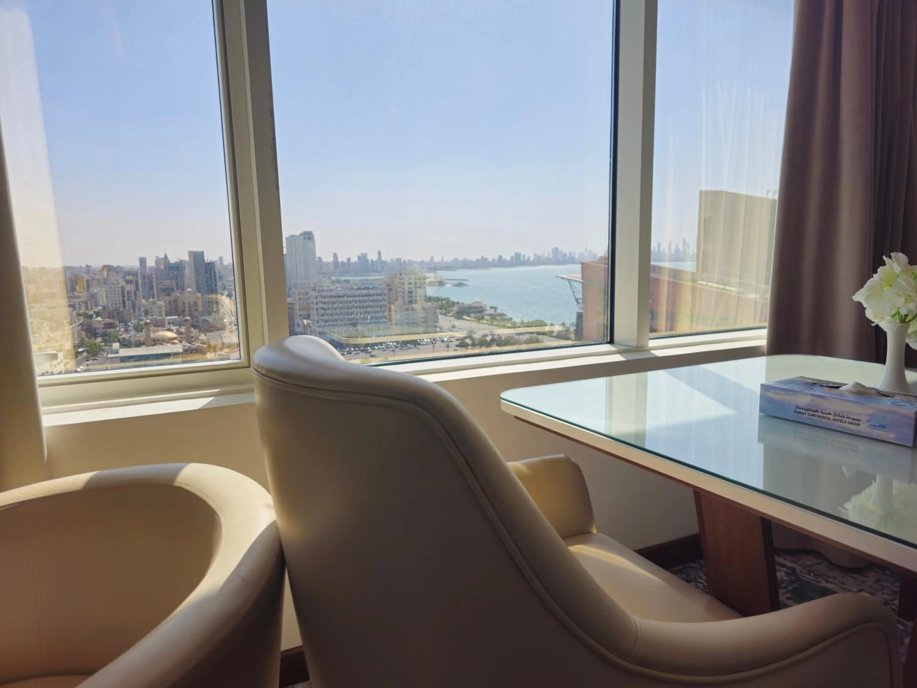 Dolphin Continental Hotel