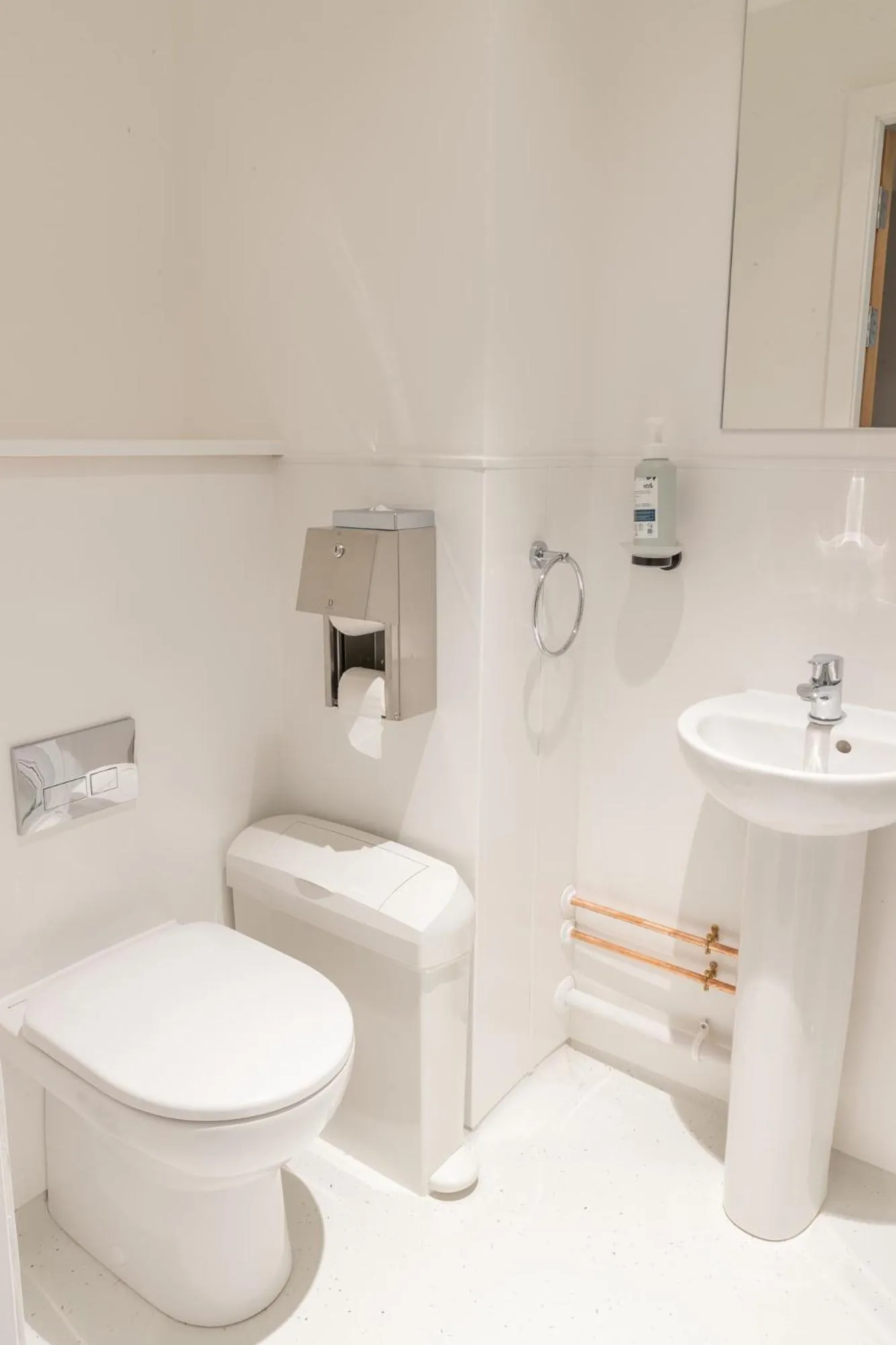 Toilet in An Spiris Accommodation at Dundreggan Rewilding Centre