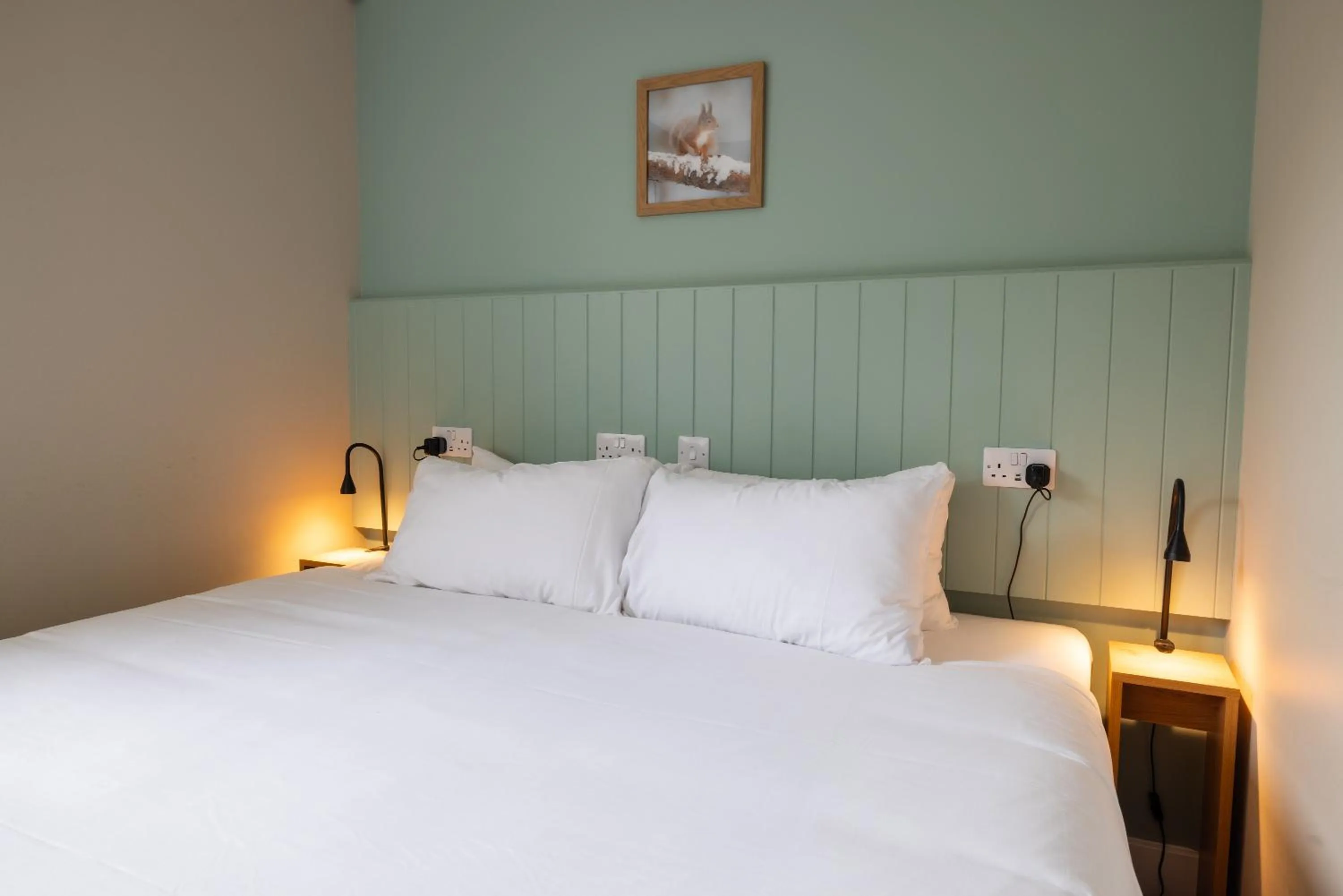 Bathroom, Bed in An Spiris Accommodation at Dundreggan Rewilding Centre