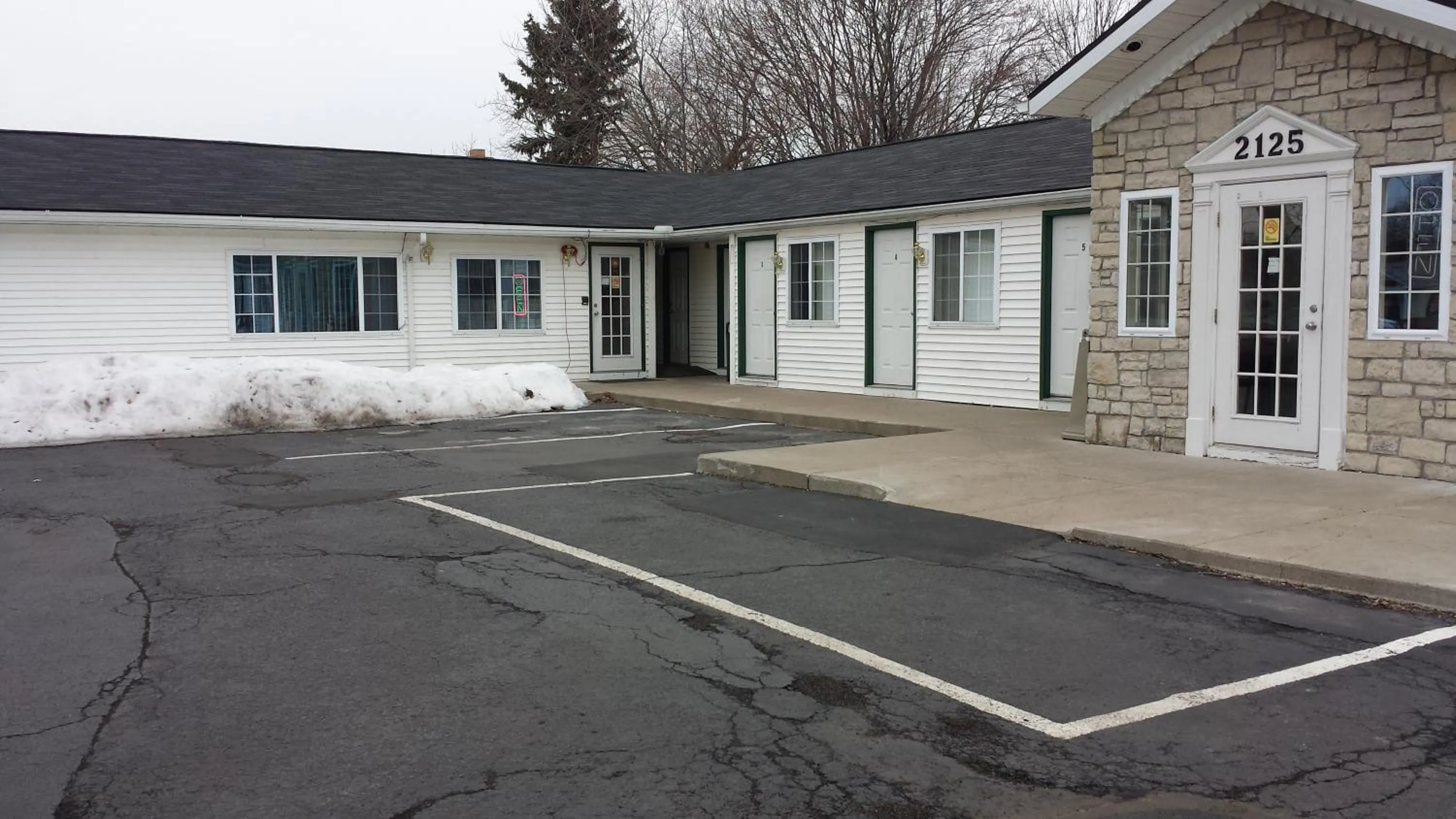 Facade/entrance in Relax Inn