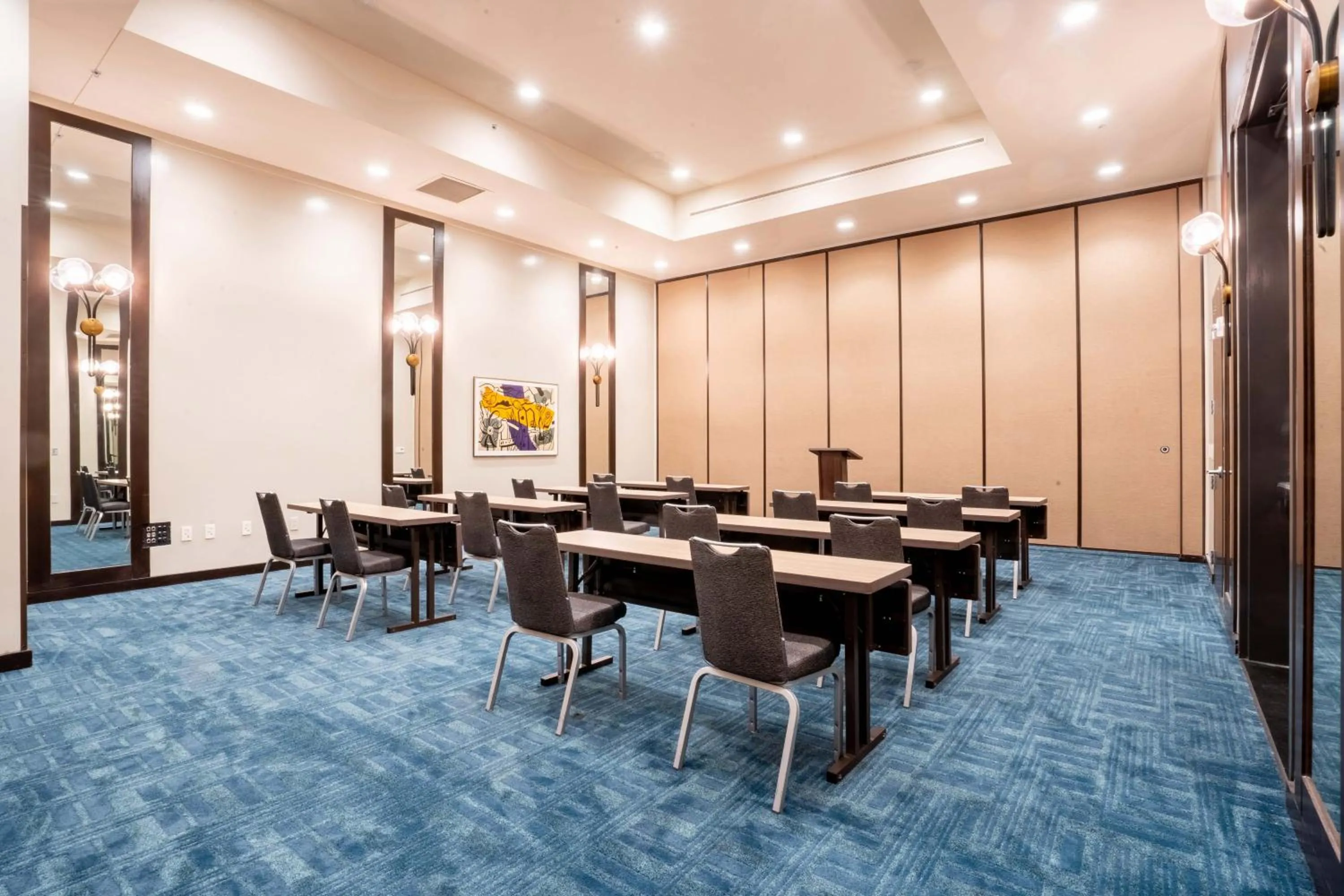 Meeting/conference room in Hutton Hotel