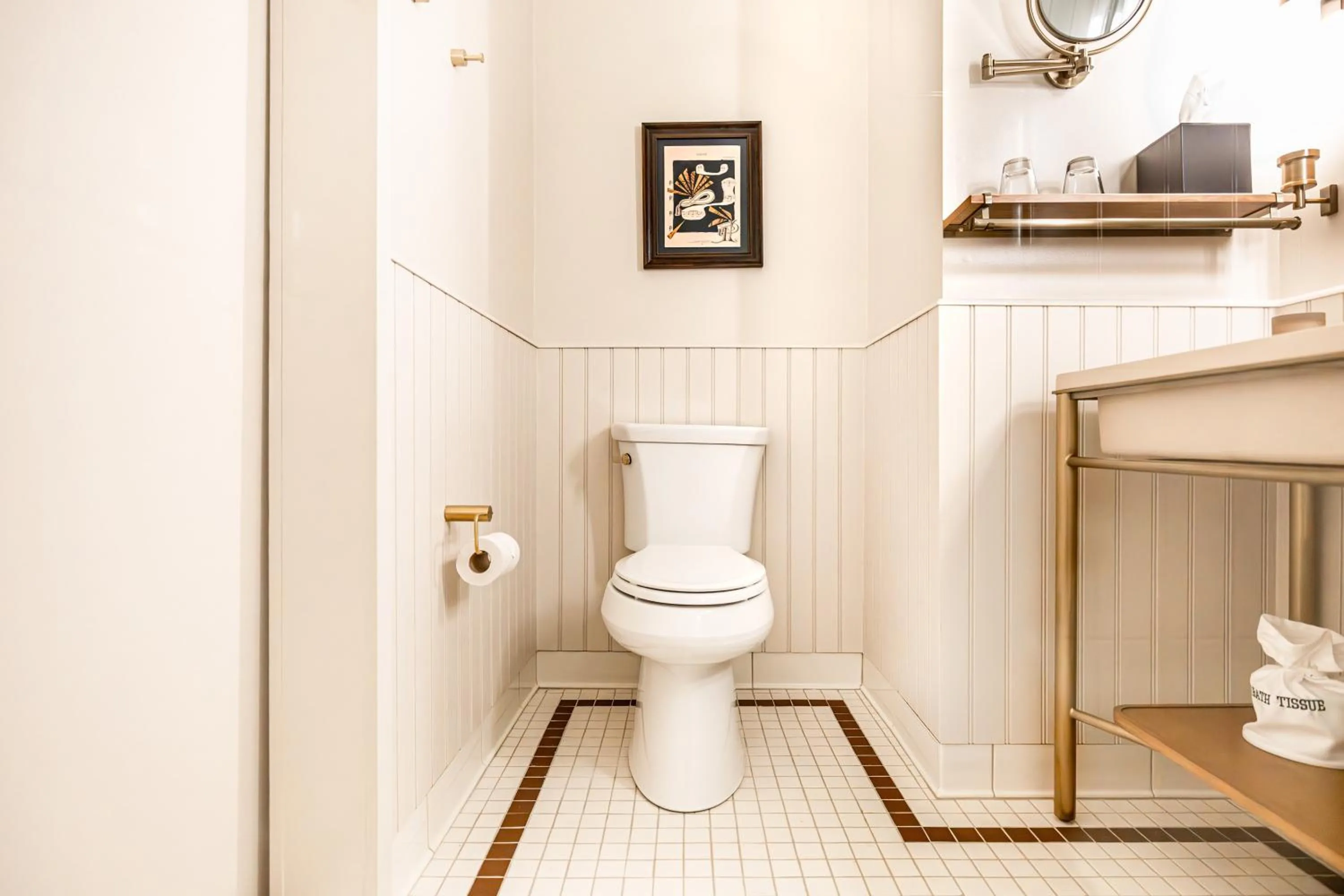 Toilet in Hutton Hotel