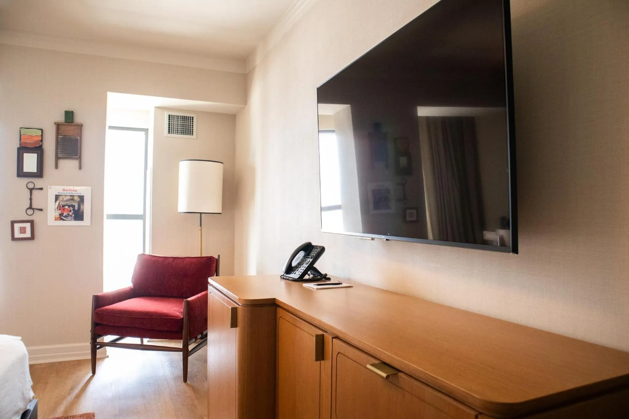 TV and multimedia in Hutton Hotel