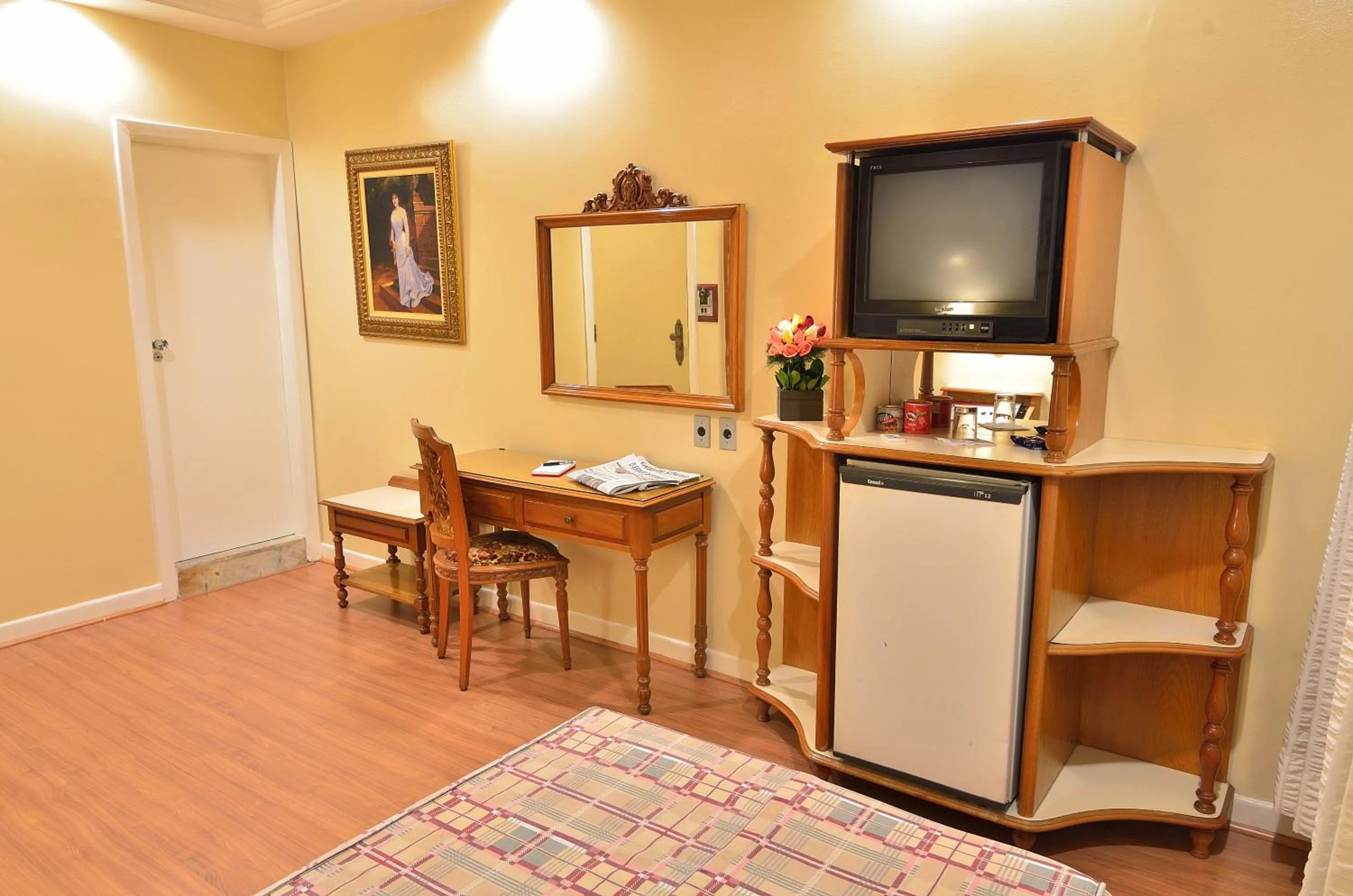 Photo of the whole room in Hotel Castelar