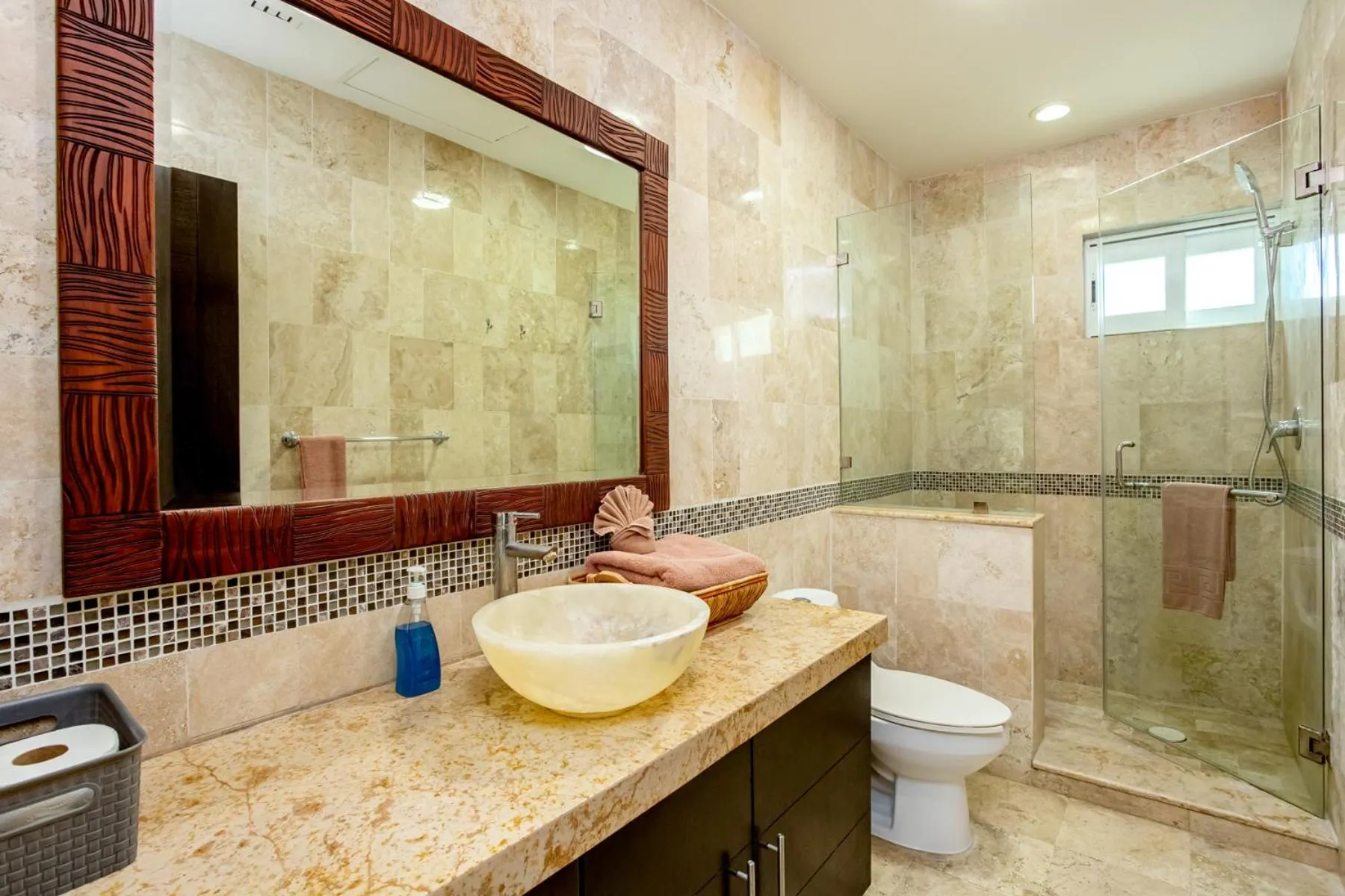 Shower in Aventuras Club