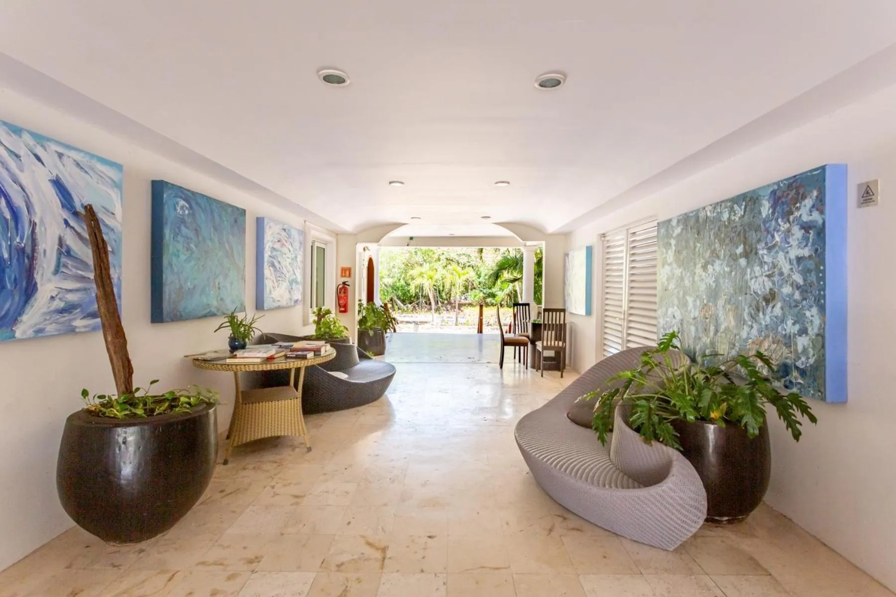 Property building in Aventuras Club