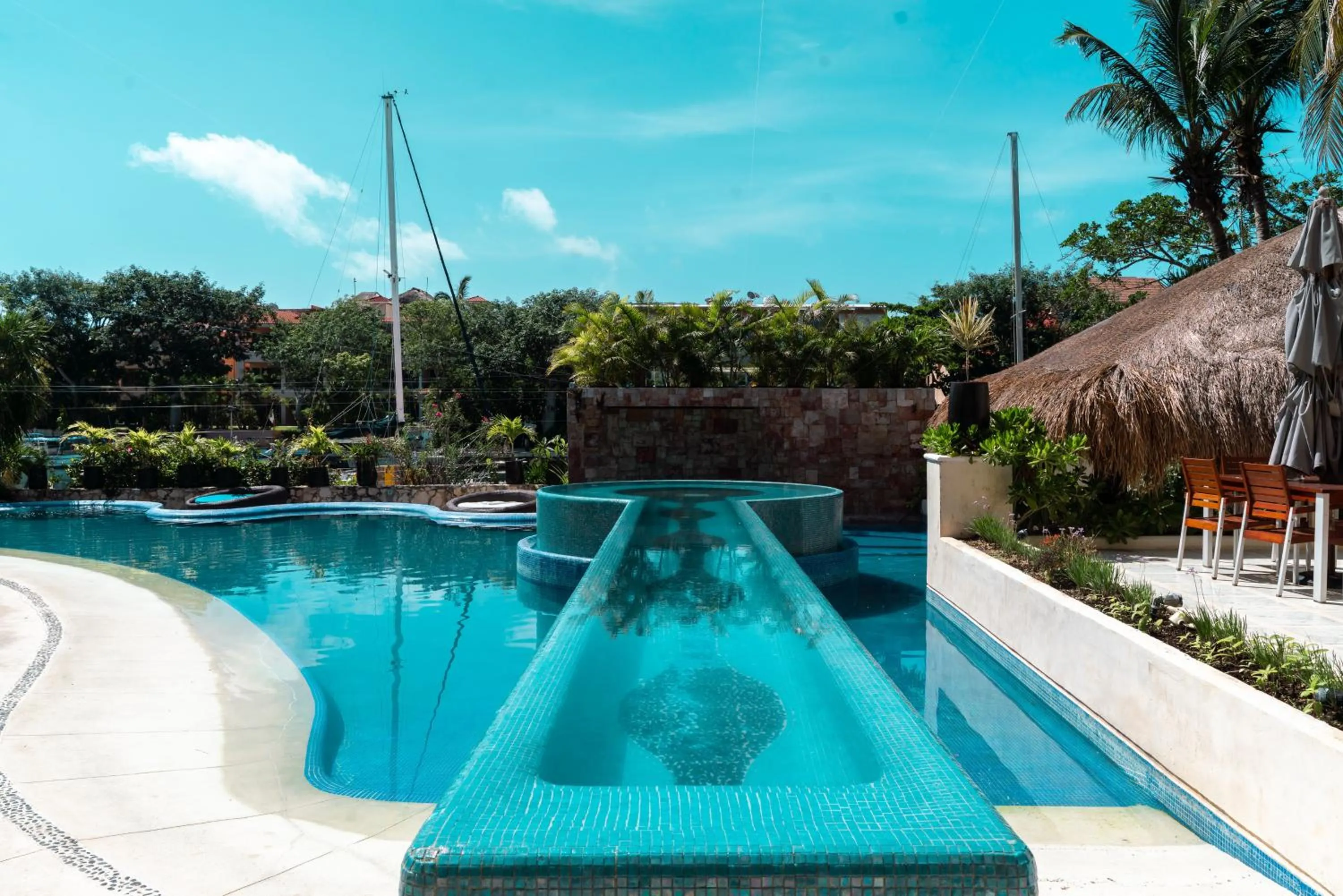 Swimming pool in Aventuras Club