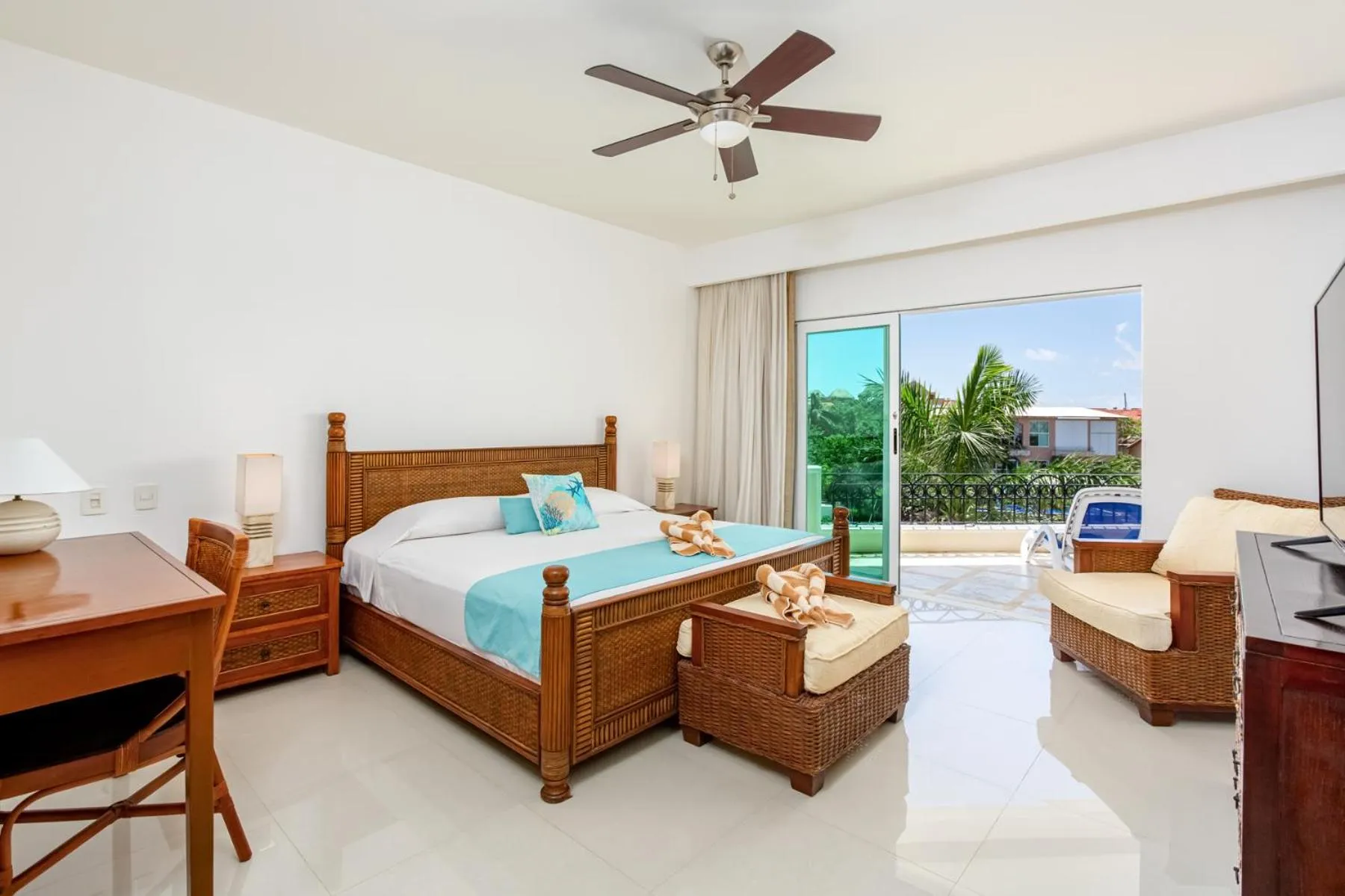 Bedroom, Bed in Aventuras Club