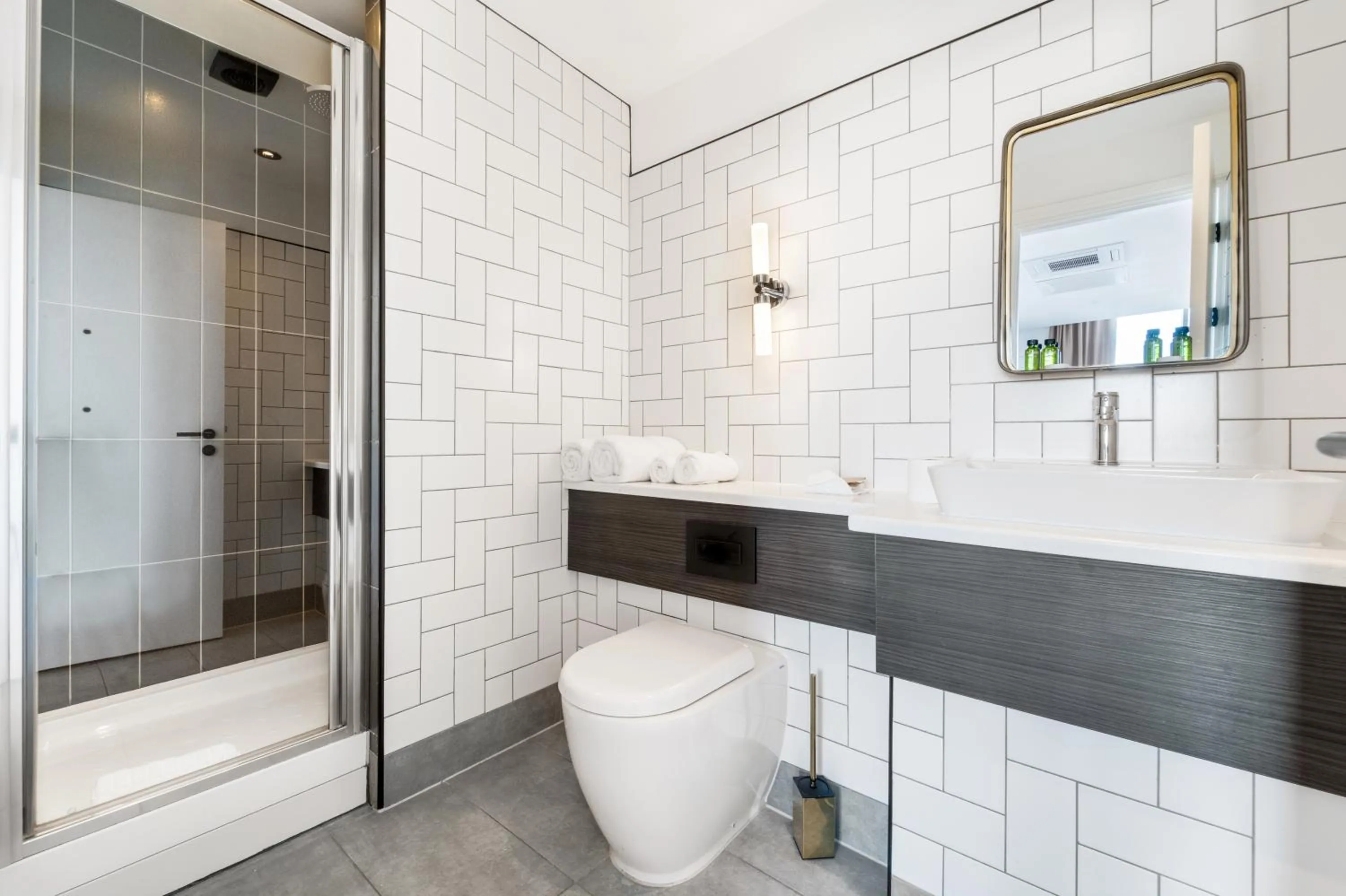 Bathroom in Ropewalks Hotel