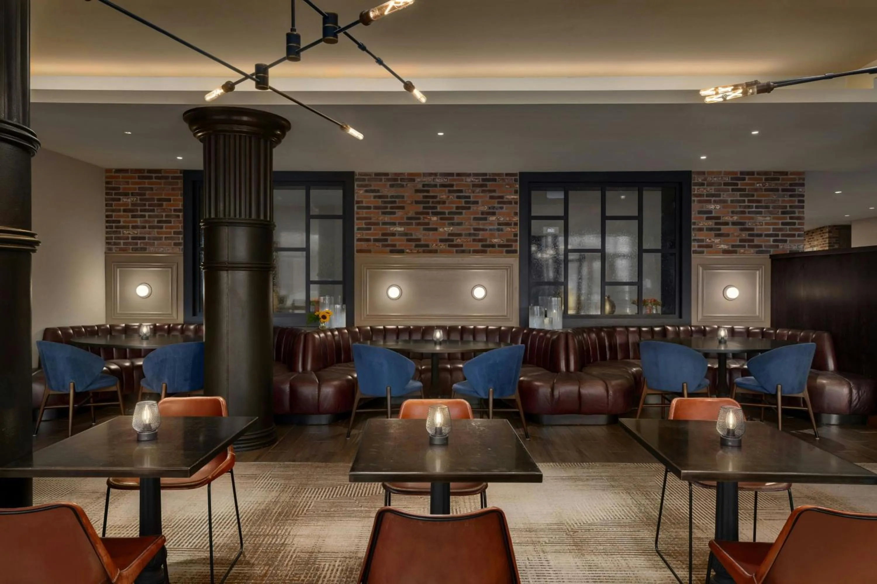 Restaurant/places to eat in Courtyard by Marriott Portland Downtown/Waterfront