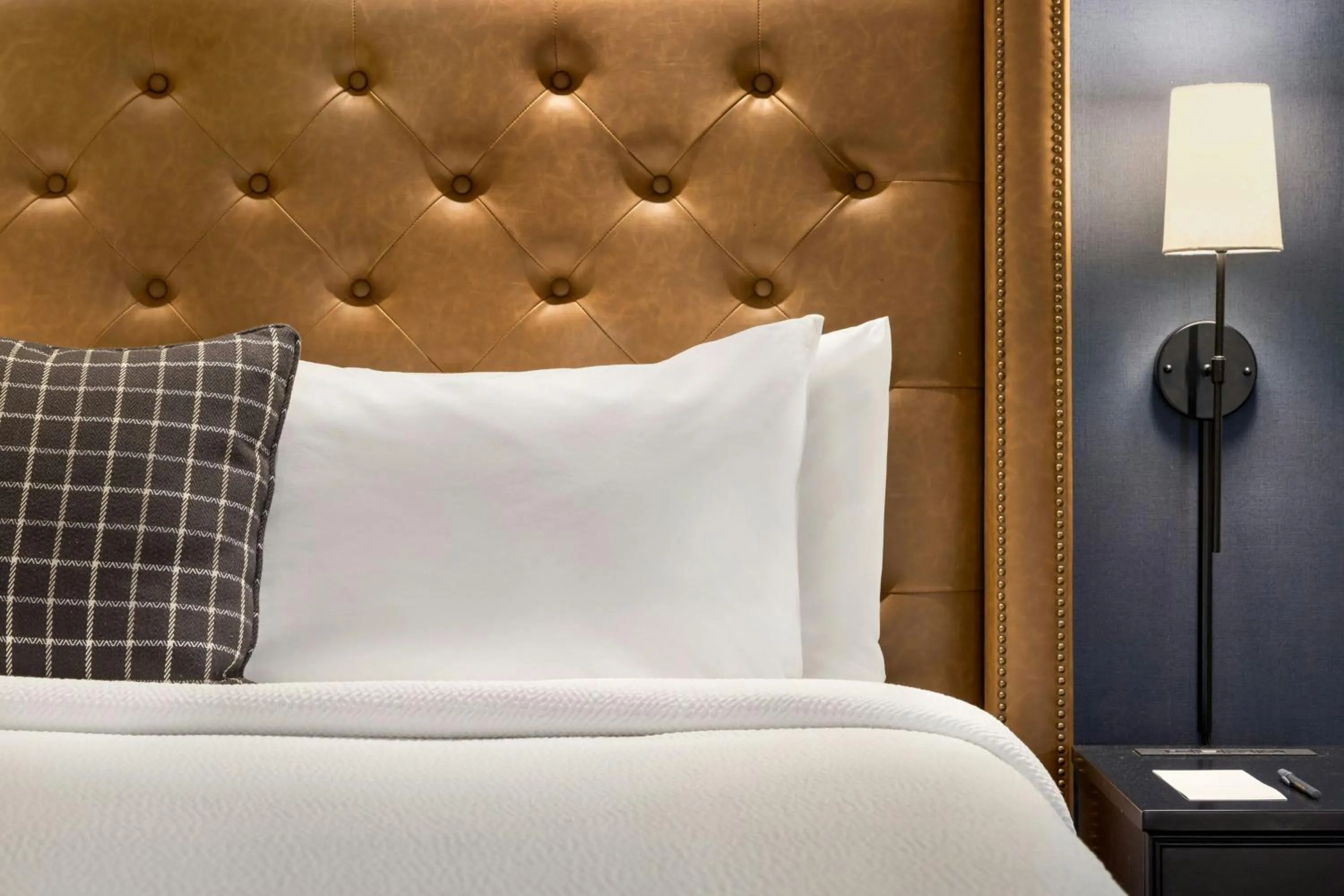 Photo of the whole room, Bed in Courtyard by Marriott Portland Downtown/Waterfront