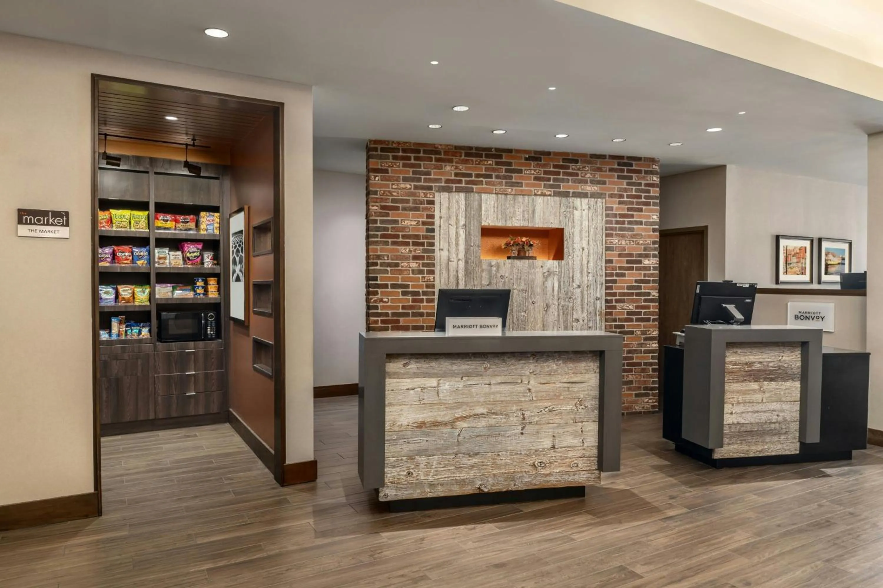 Lobby or reception in Courtyard by Marriott Portland Downtown/Waterfront