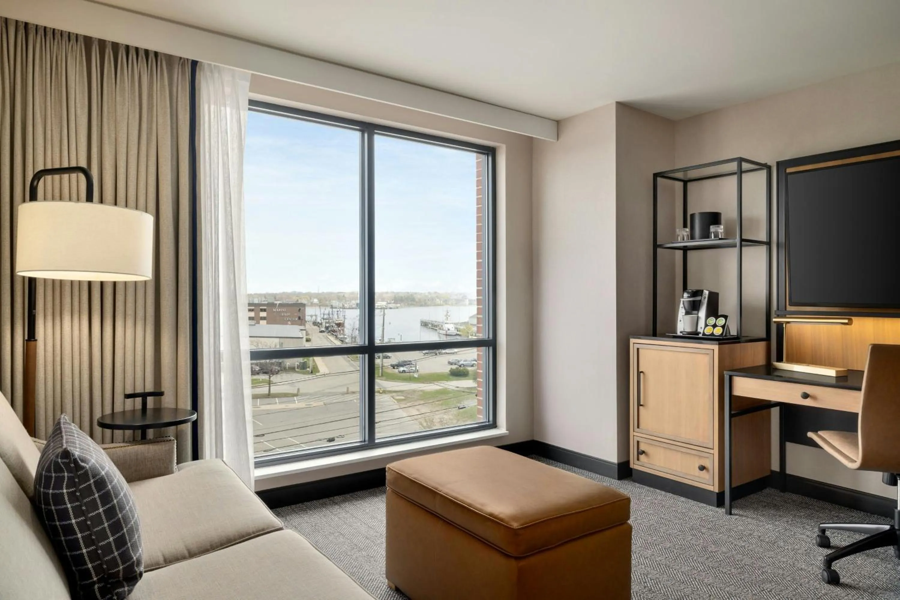 Photo of the whole room in Courtyard by Marriott Portland Downtown/Waterfront