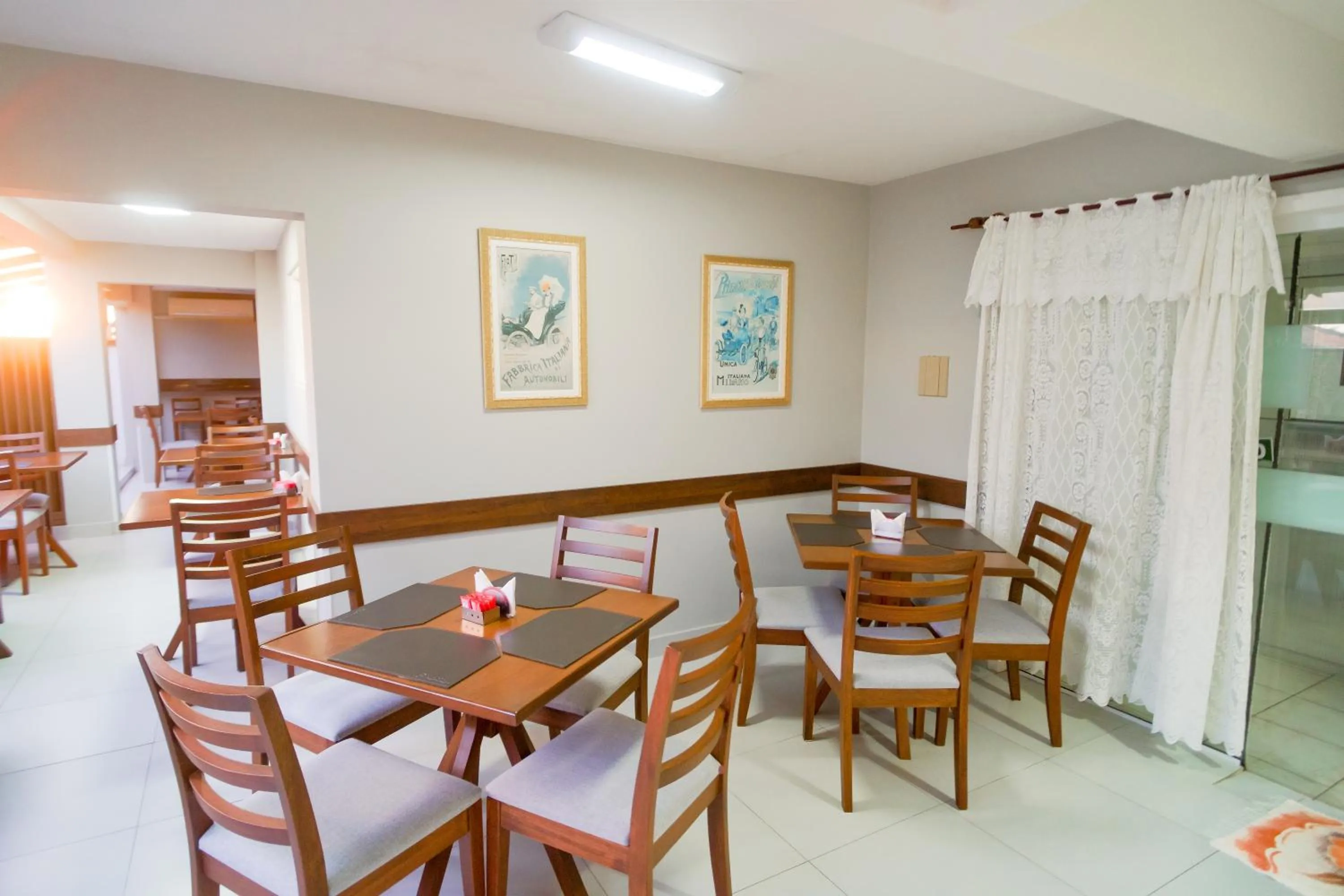Dining area in Xangri-La Praia Hotel