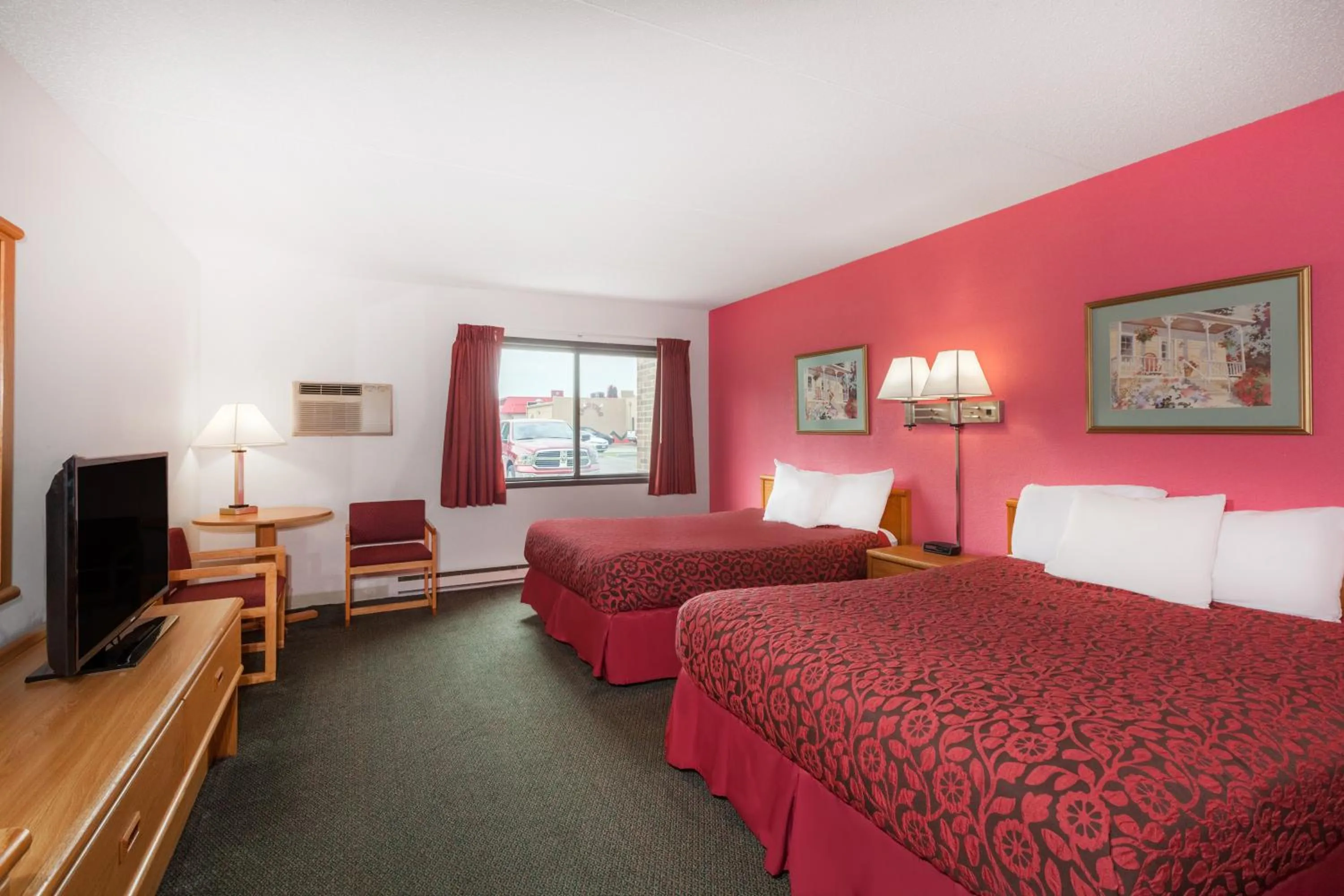 Bed in Days Inn by Wyndham Mason City