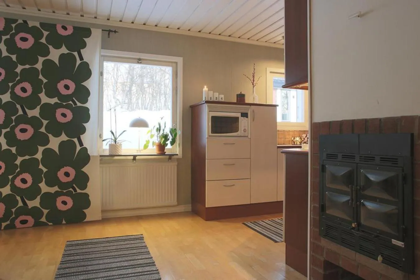 Kitchen or kitchenette in Aurora Cabin