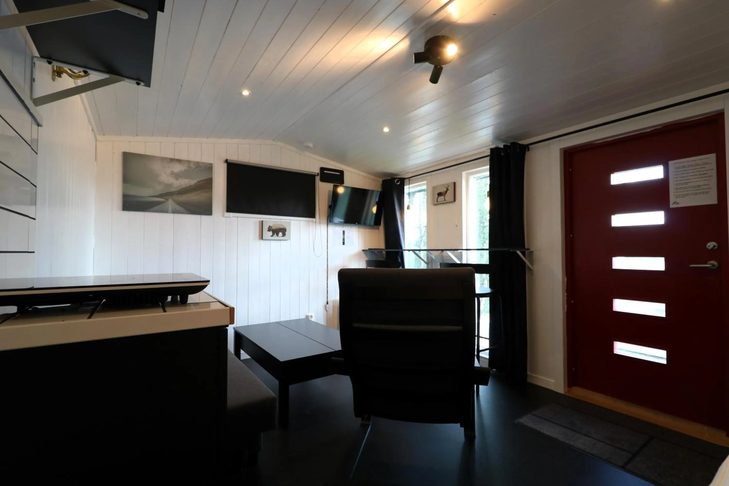 TV and multimedia in Aurora Cabin