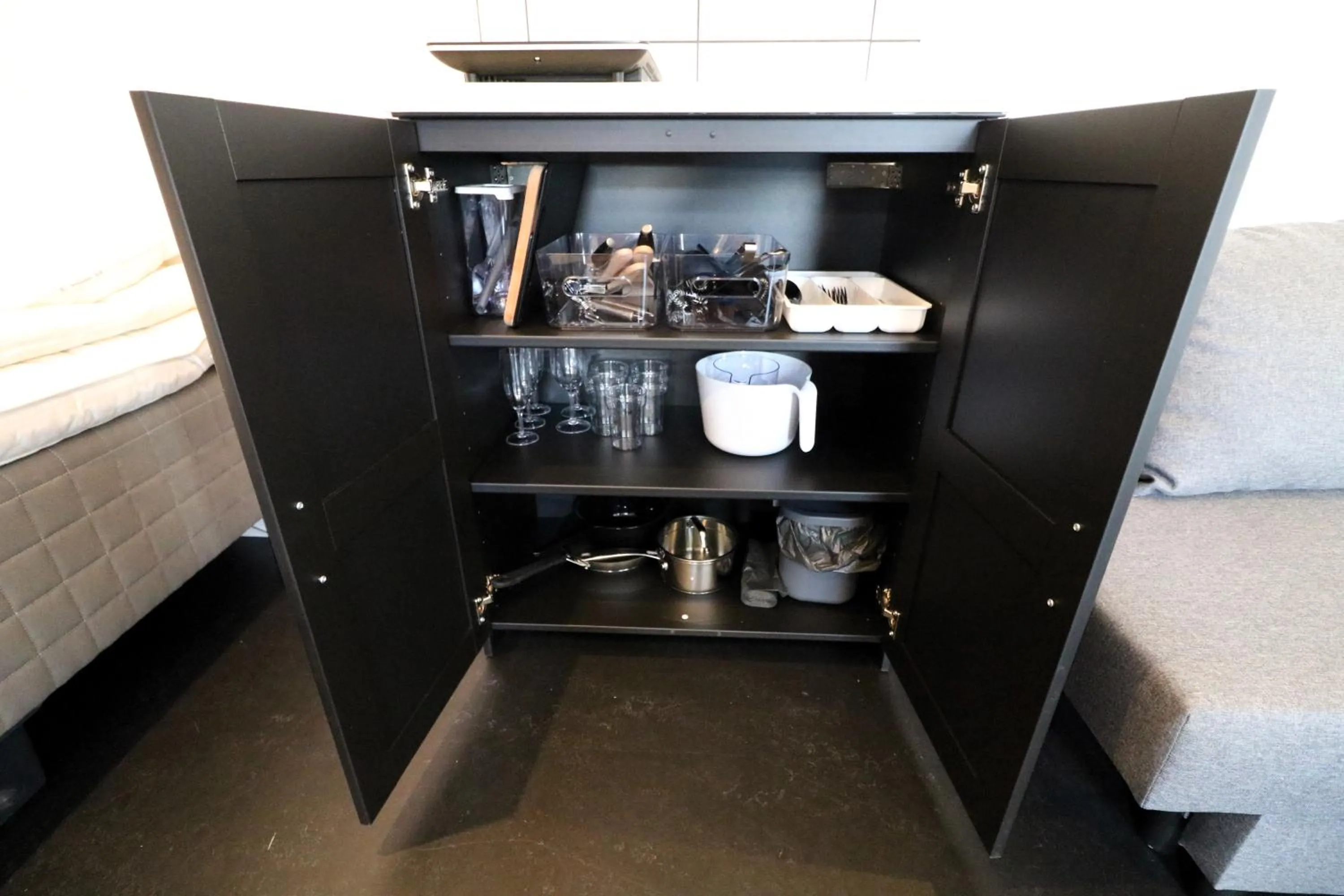 Coffee/tea facilities in Aurora Cabin