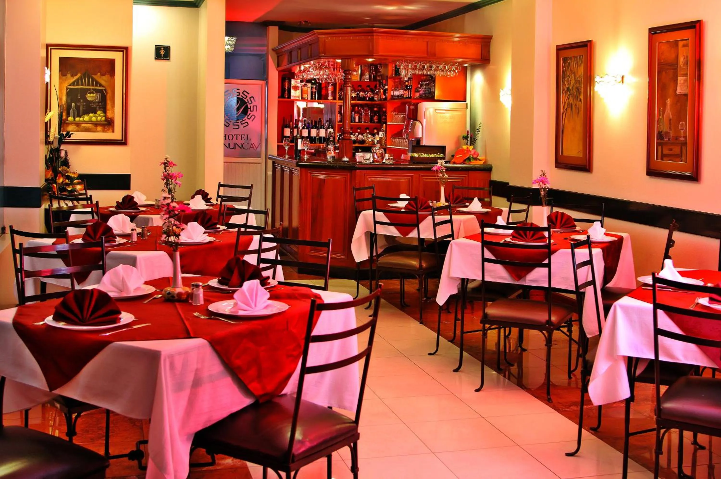 Restaurant/places to eat in Hotel Yanuncay
