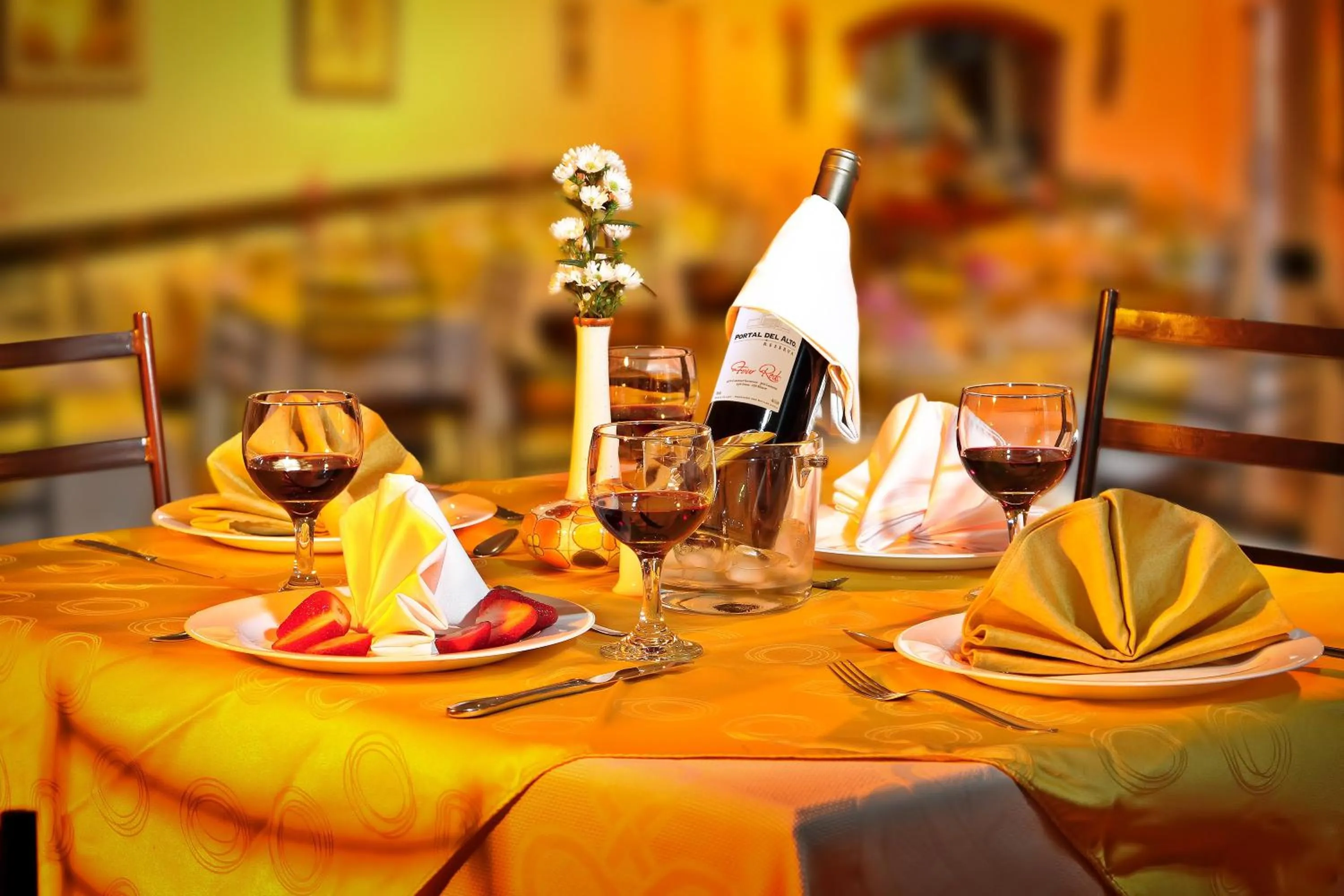 Restaurant/places to eat in Hotel Yanuncay