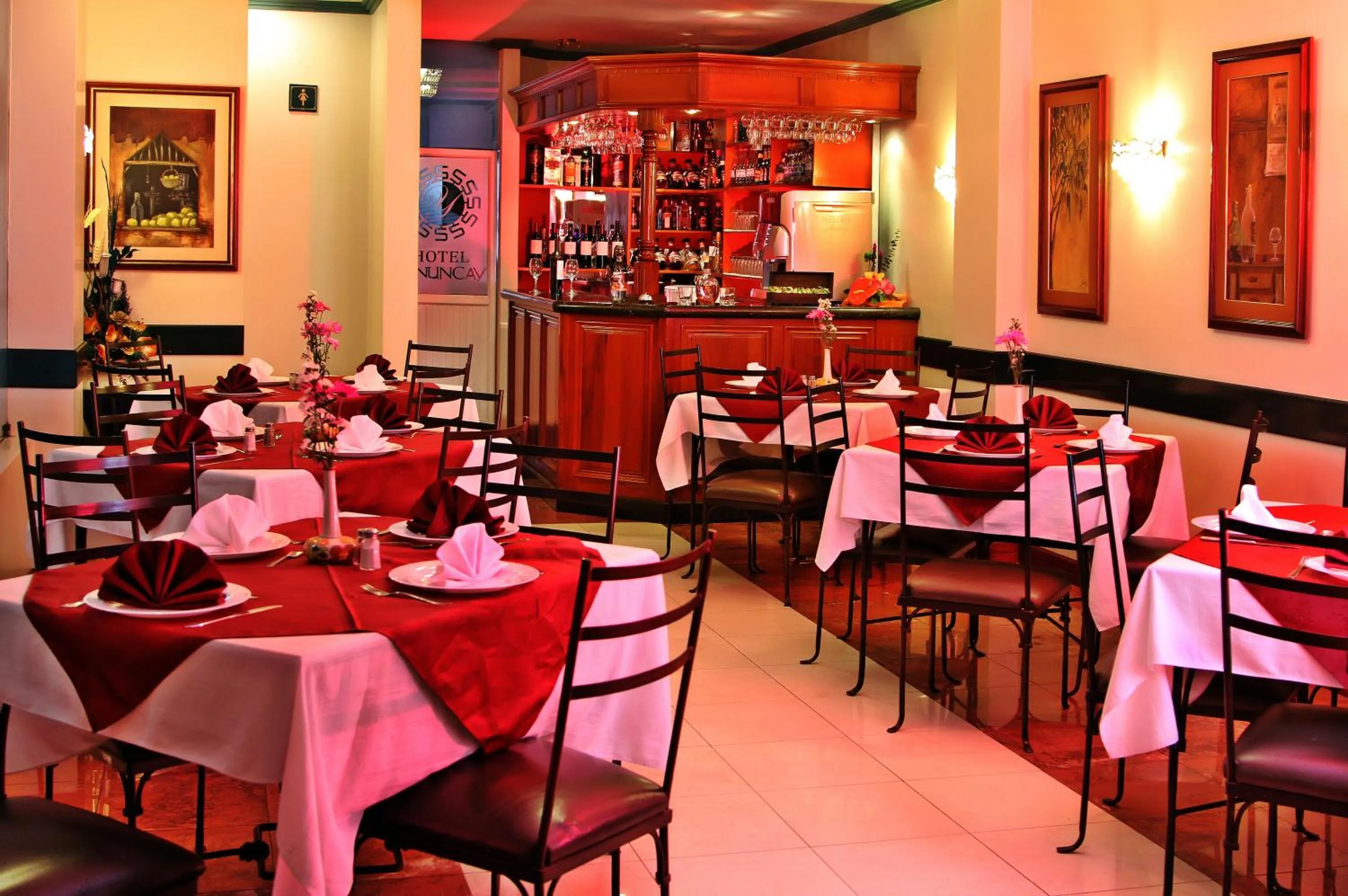 Restaurant/places to eat in Hotel Yanuncay