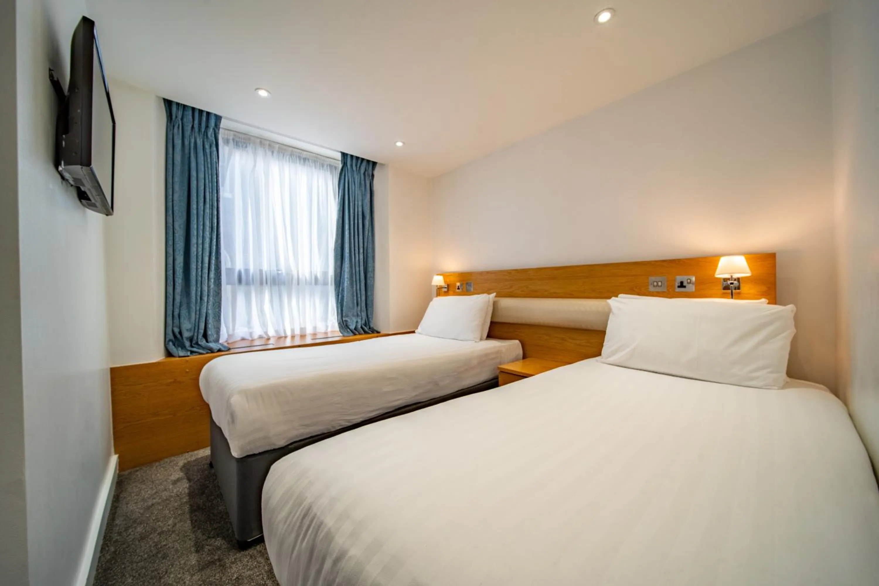 Bed in Central Park Hotel