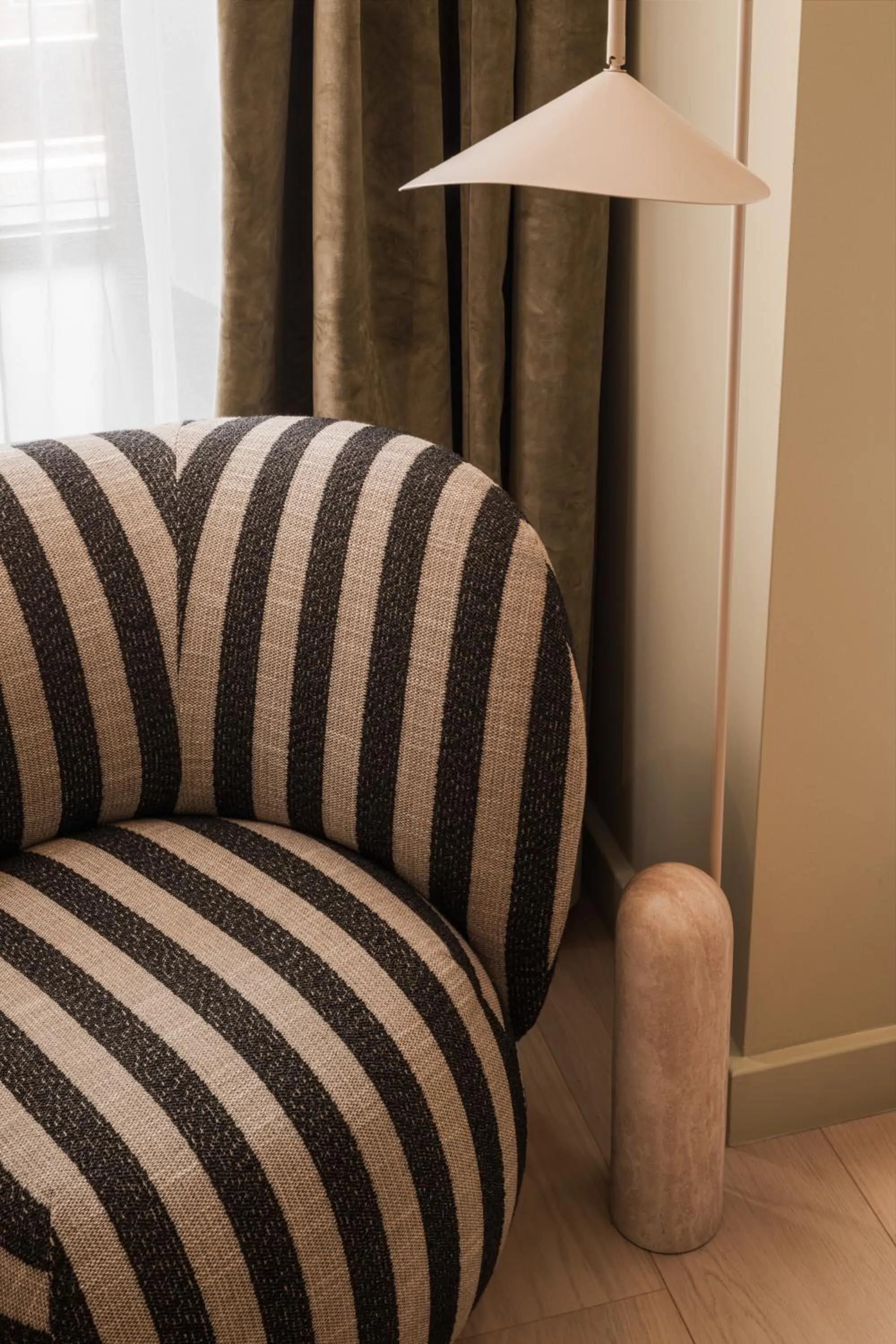 Seating area, Bed in Central Park Hotel