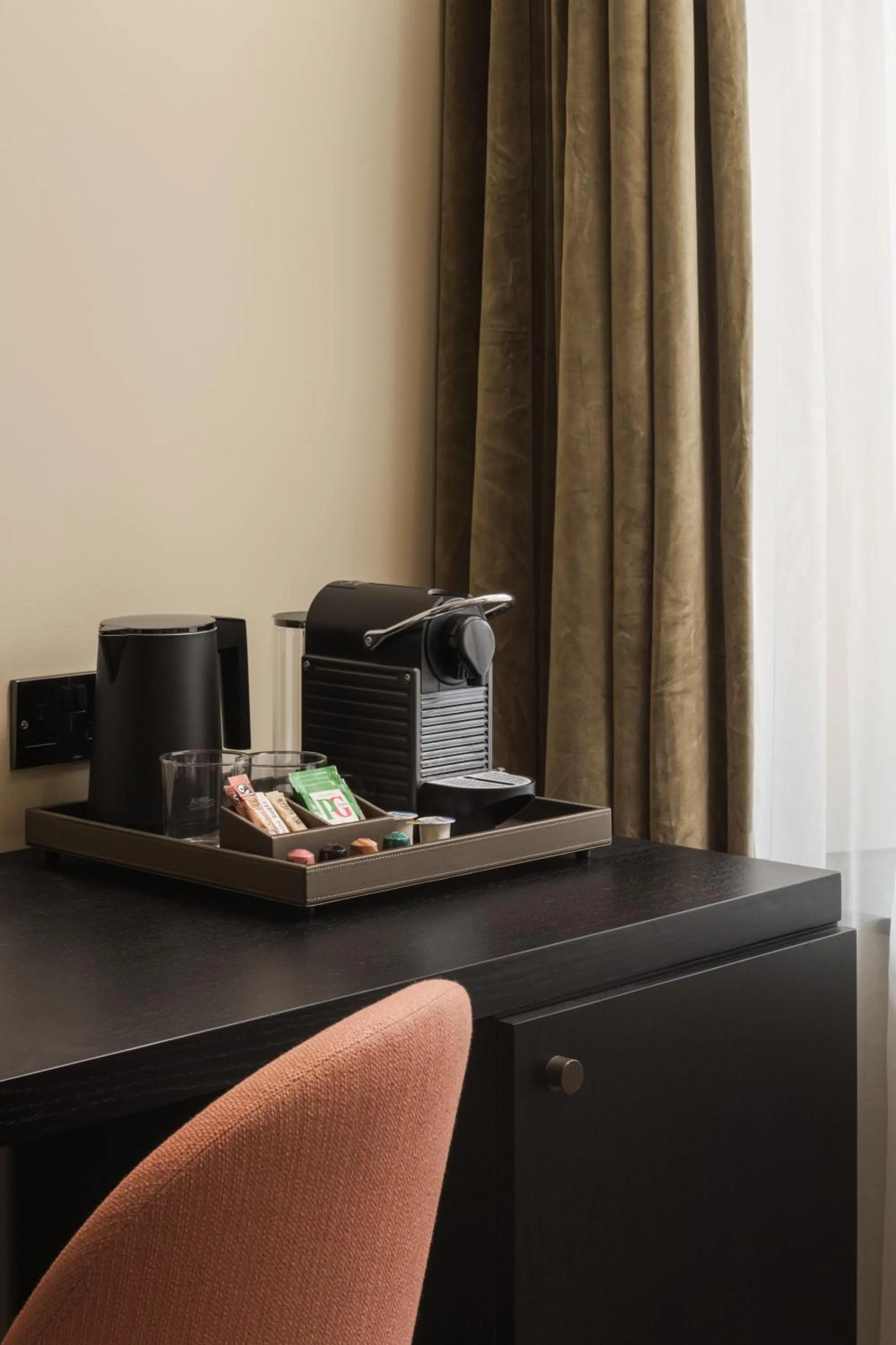 Coffee/tea facilities in Central Park Hotel